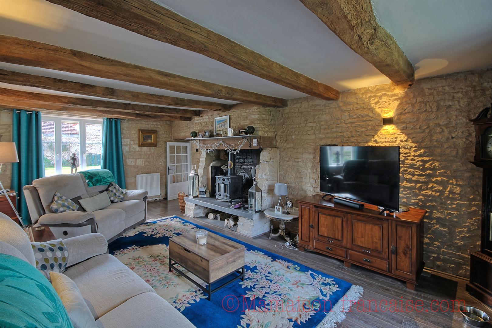 Immaculate, detached stone house 4beds/3bath, barn & gardens.