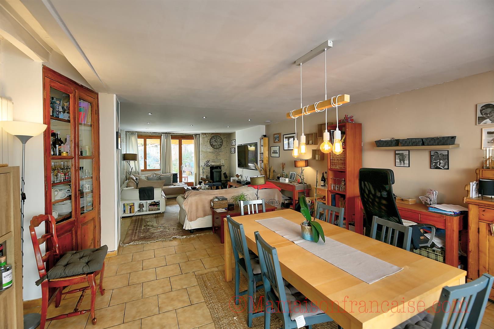 House in riverside town 5beds/2bath, Eco heating.