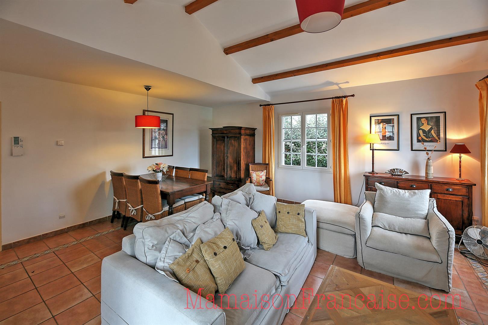 Detached villa with pool 3bed/2 bath overlooking a 27 hole golf course