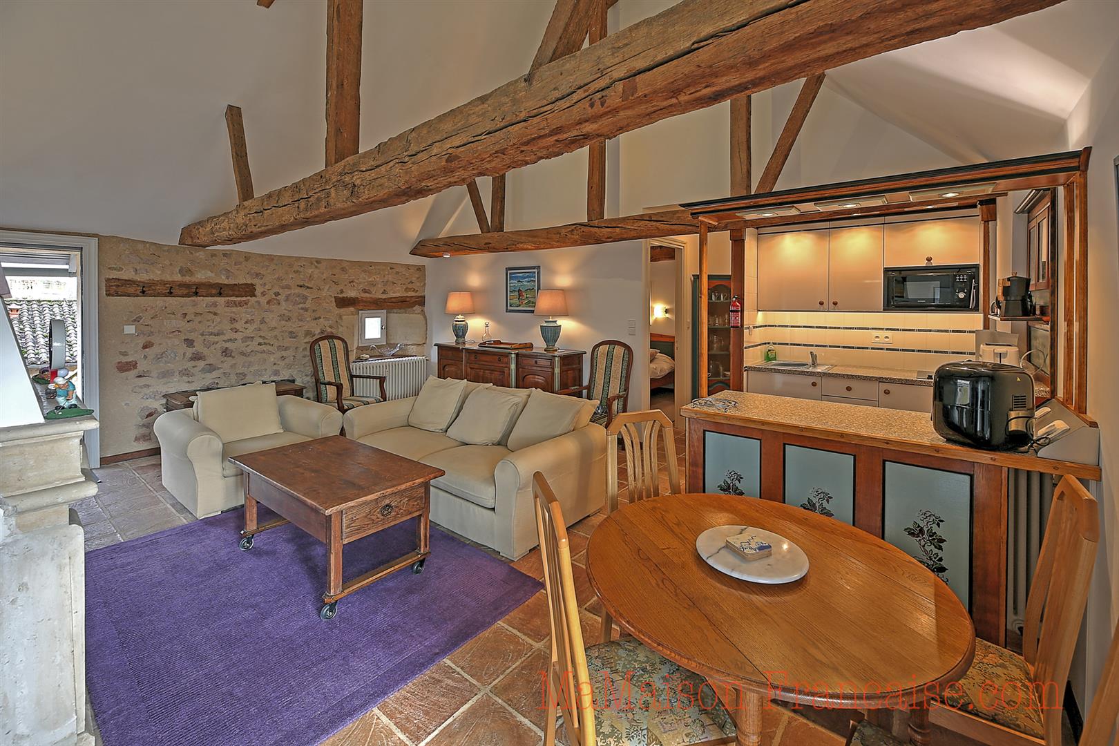 Apartment in the converted stables of a stunning chateau, pool & park