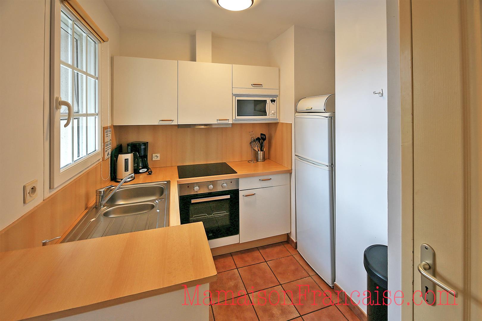 Detached villa with pool 3bed/2 bath overlooking a 27 hole golf course