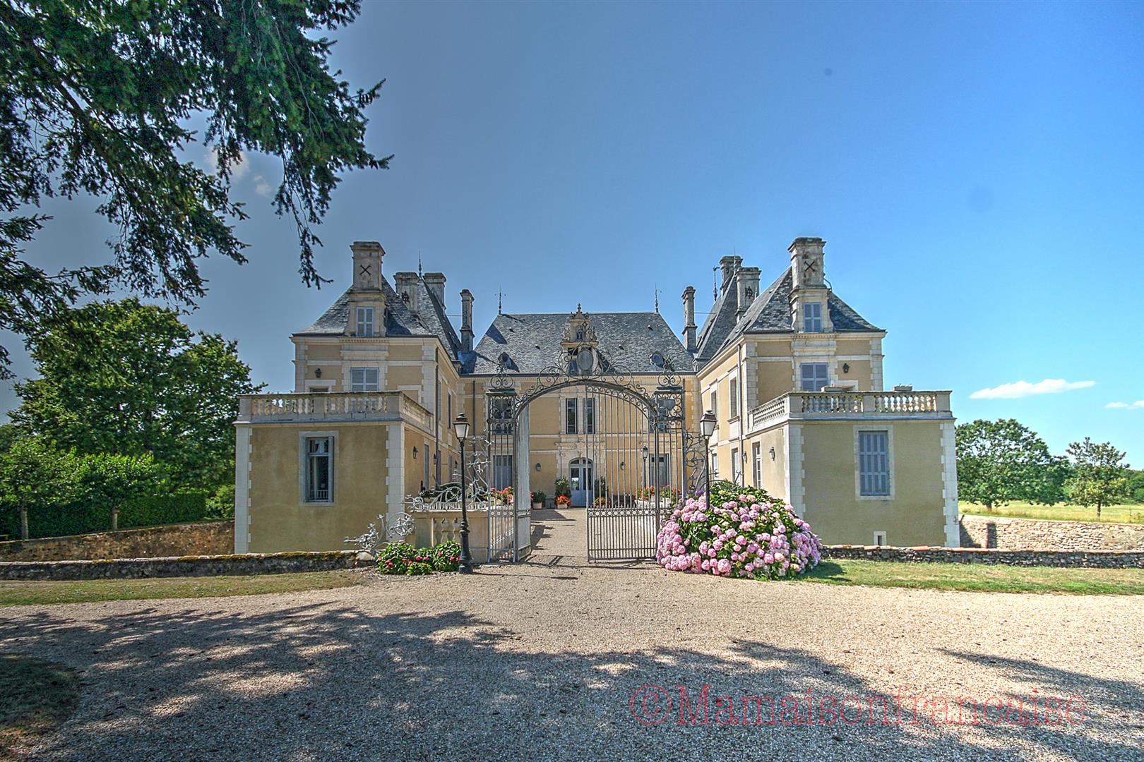 Appartement de luxe avec 2 chambres dans le parc d'un château avec piscine, parcours de golf à côté