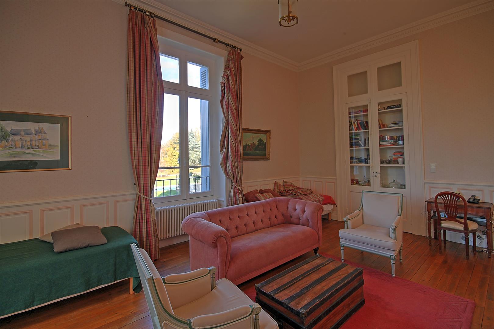 Château apartment 2 beds/2baths, shared pool, extensive grounds