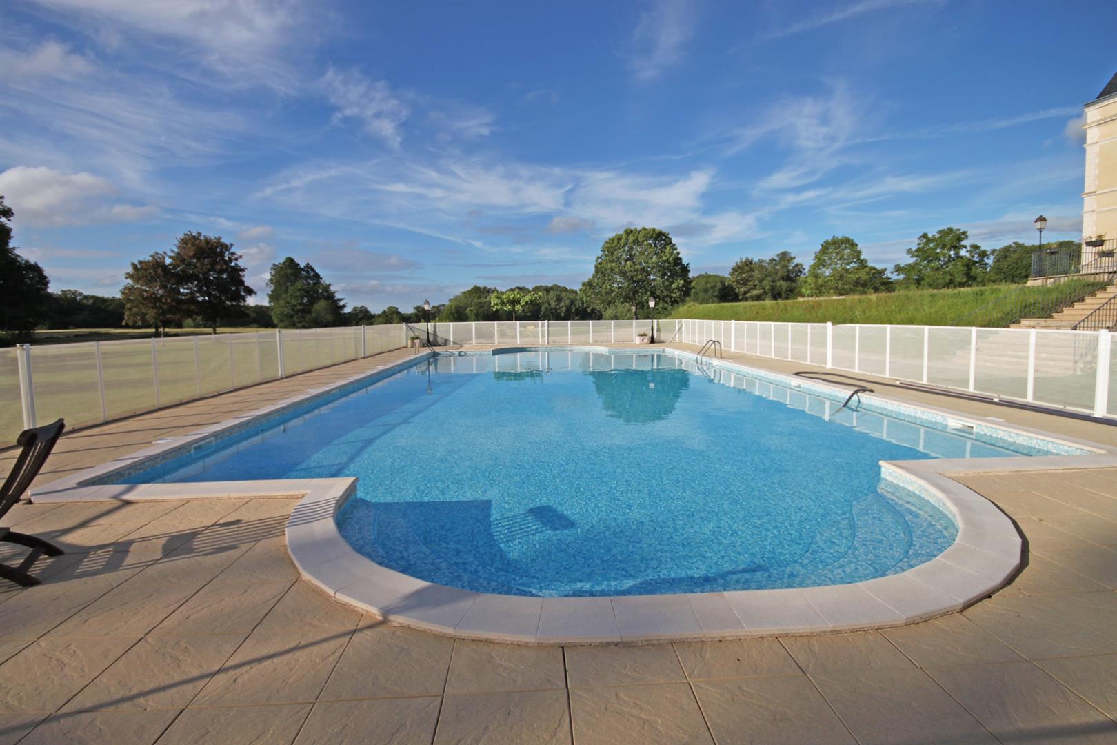 Château apartment 2 beds/2baths, shared pool, extensive grounds