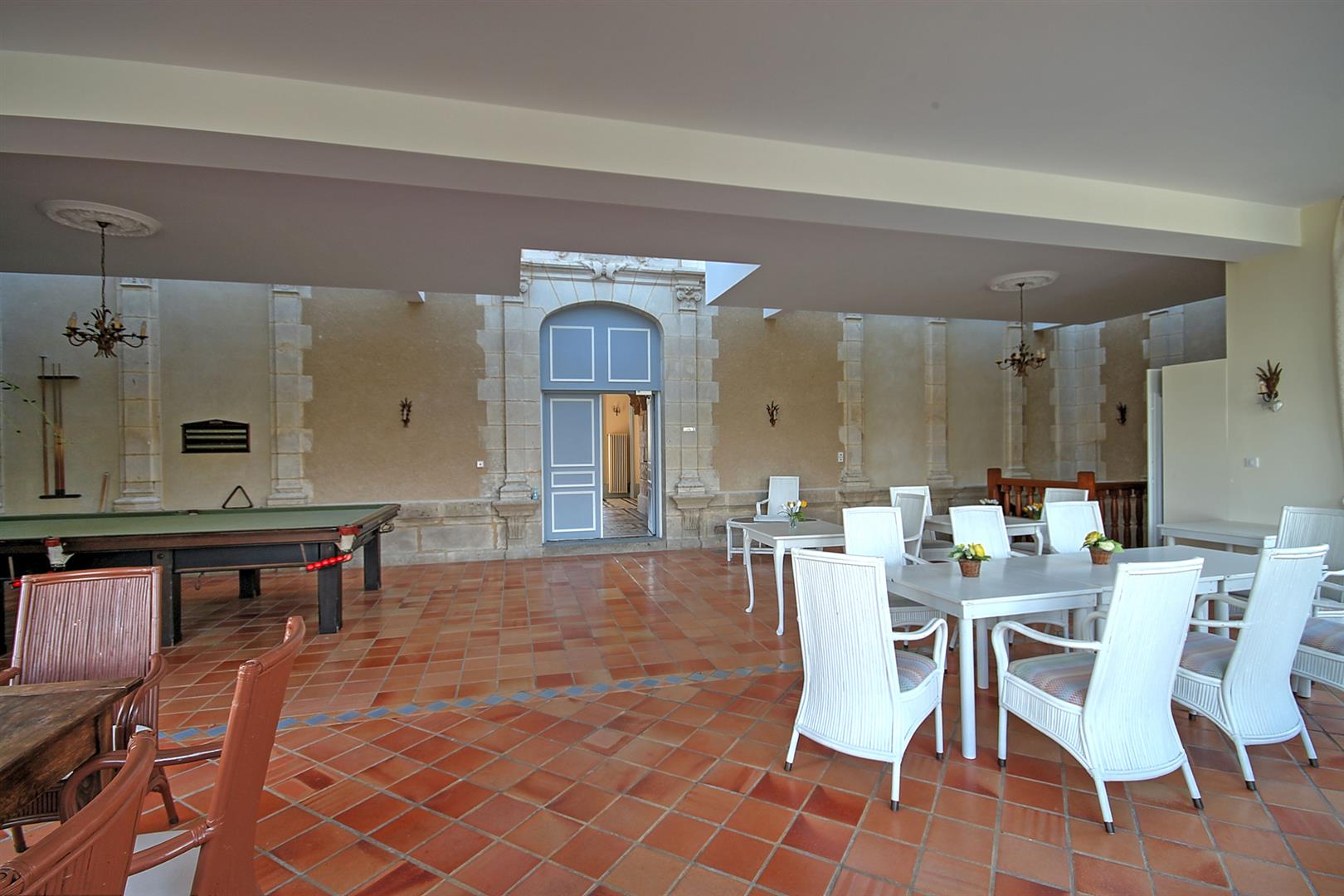 Château apartment 2 beds/2baths, shared pool, extensive grounds