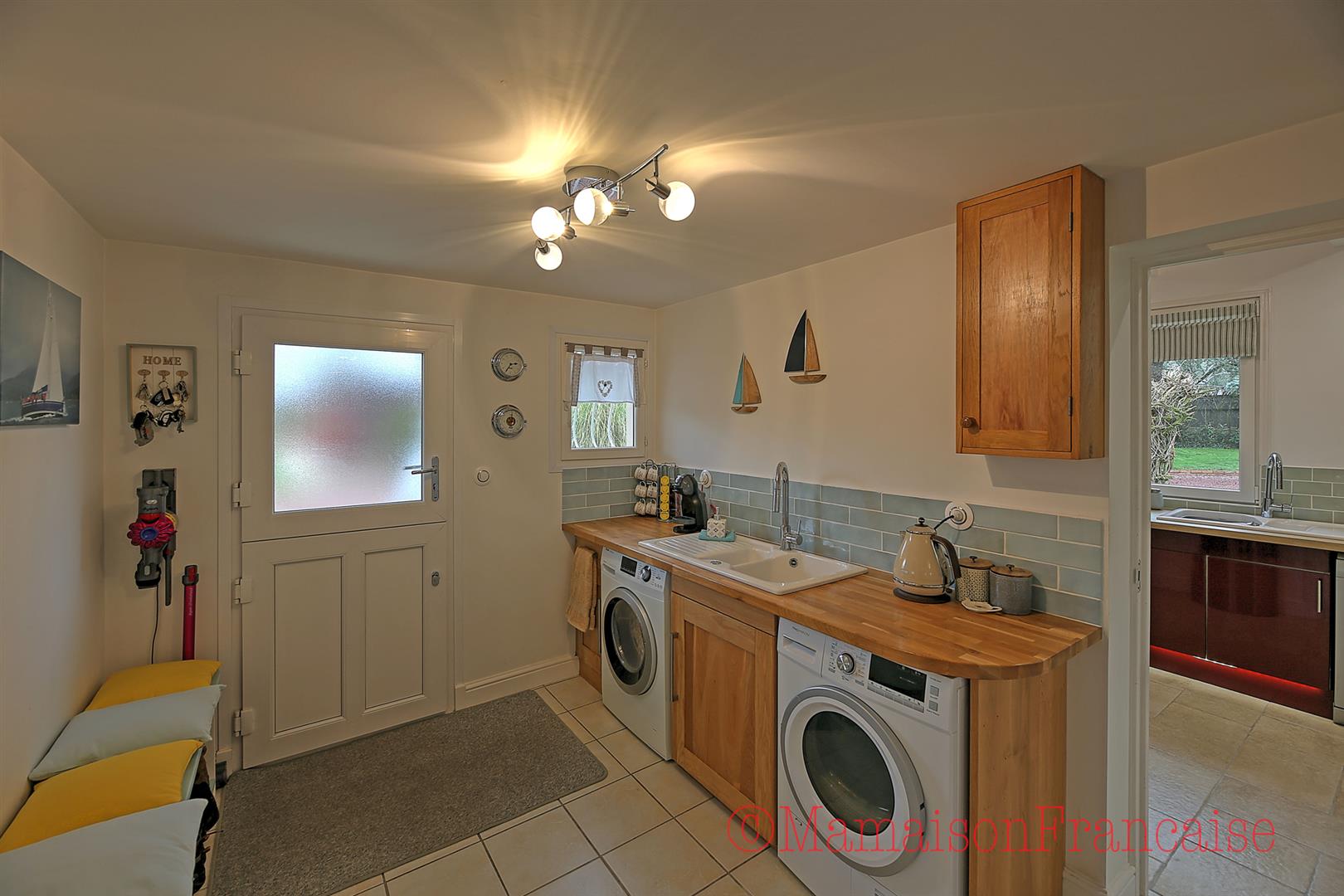 Immaculate bungalow 4bed/2bath, covered pool & 1.5 hectares