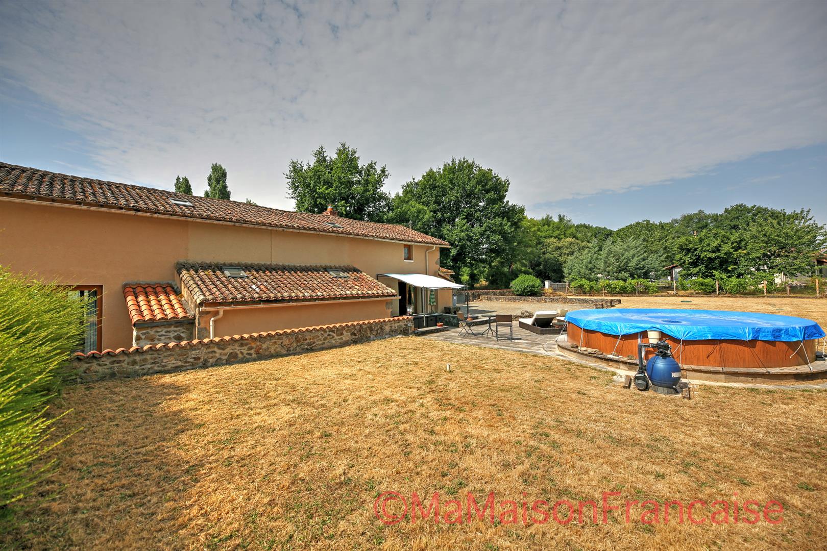 Detached 3bed/3bath village house with pool