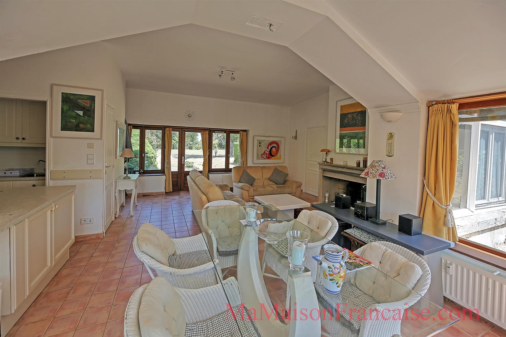 Luxury 2 bed/2 bath orangerie in grounds of a chateau adjacent to 27 hole golf course