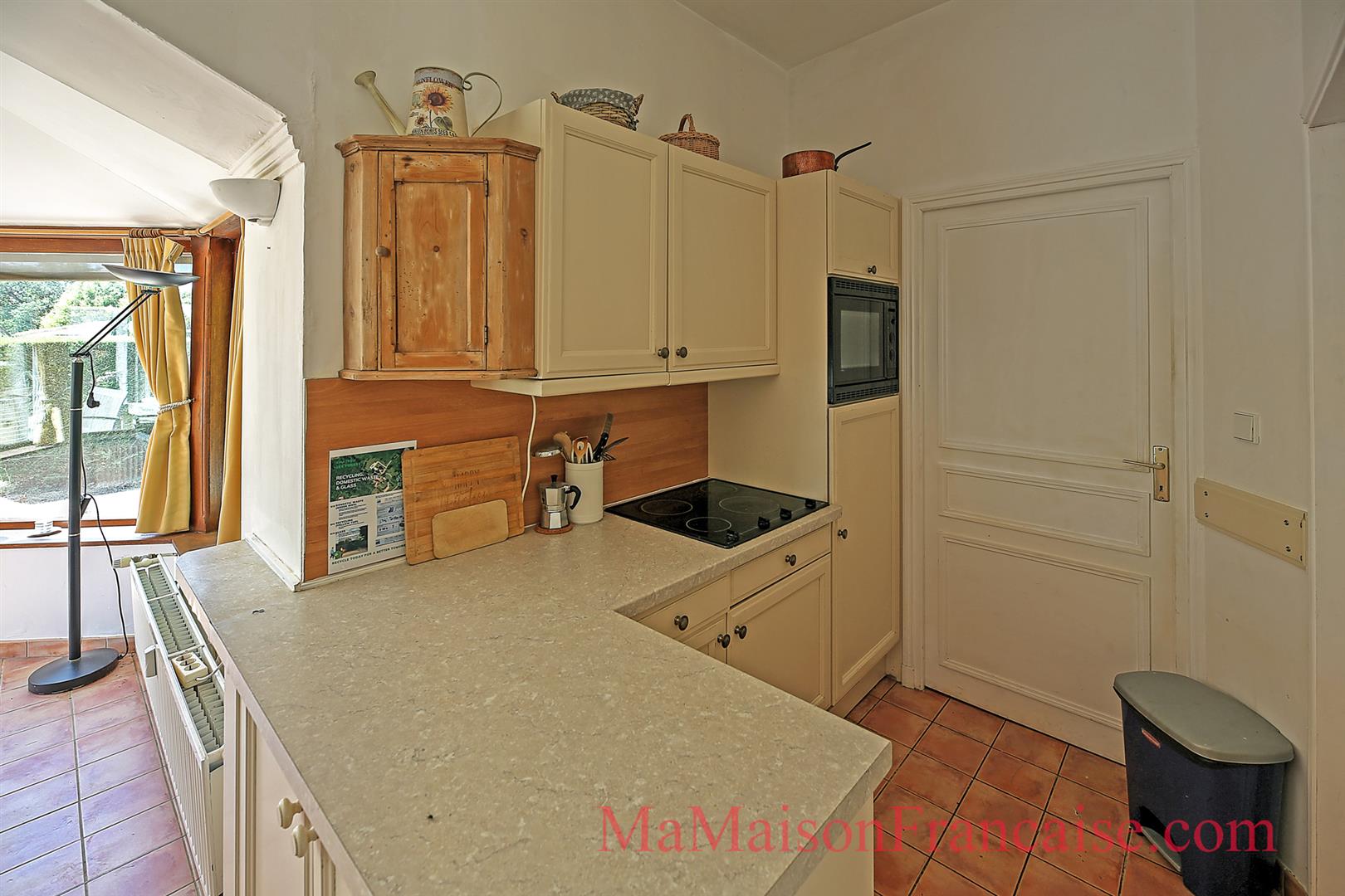 Luxury 2 bed/2 bath orangerie in grounds of a chateau adjacent to 27 hole golf course