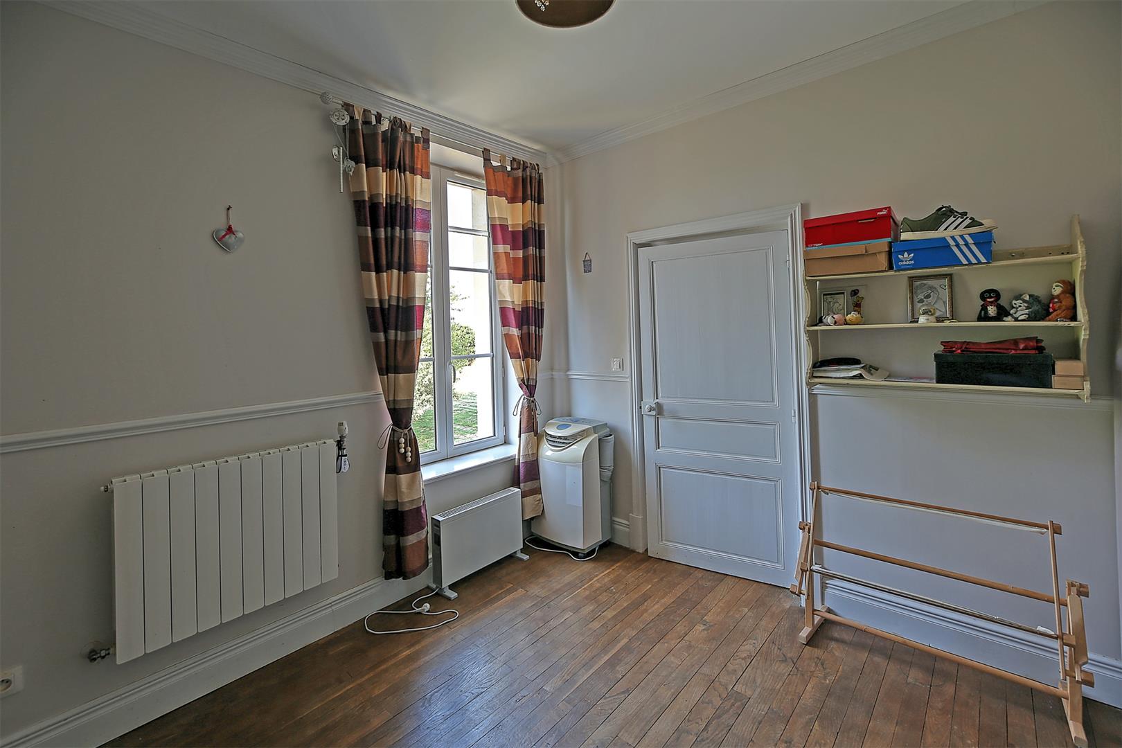 Beautiful Maison de Maître offering 5 beds/5baths, 4 reception rooms, heated pool and 1.3 hectares of land.