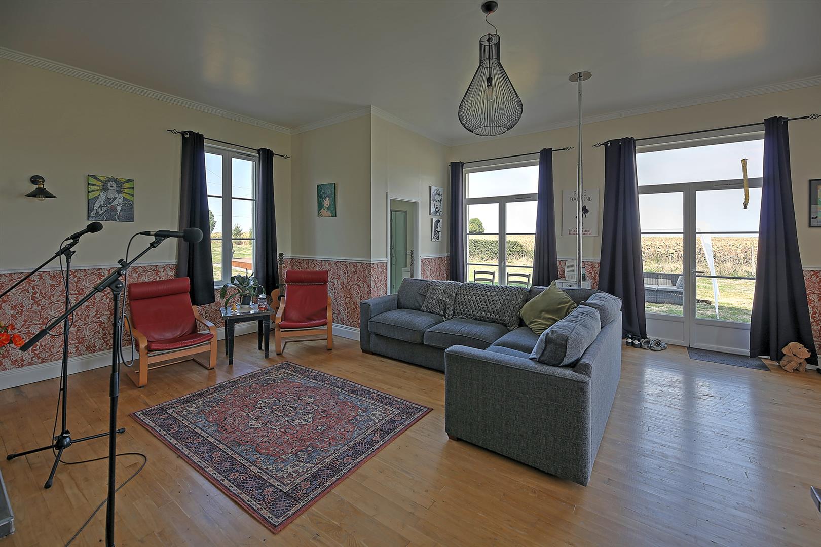 Beautiful Maison de Maître offering 5 beds/5baths, 4 reception rooms, heated pool and 1.3 hectares of land.