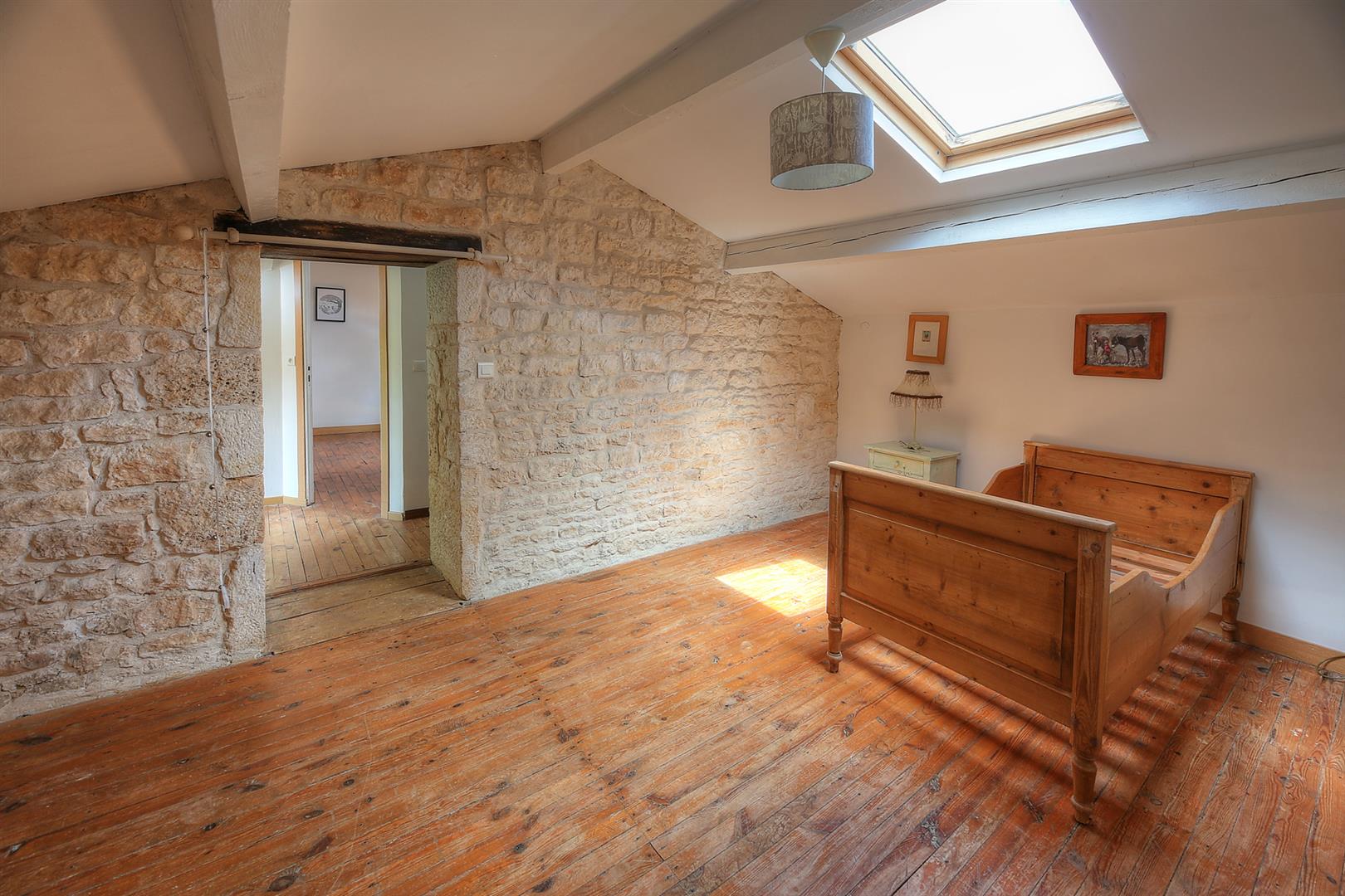 Farmhouse and cottage each with 3 beds/2baths, heated pool and large garden.