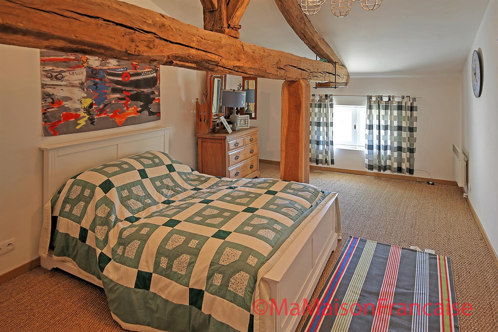 Farmhouse and cottage each with 3 beds/2baths, heated pool and large garden.