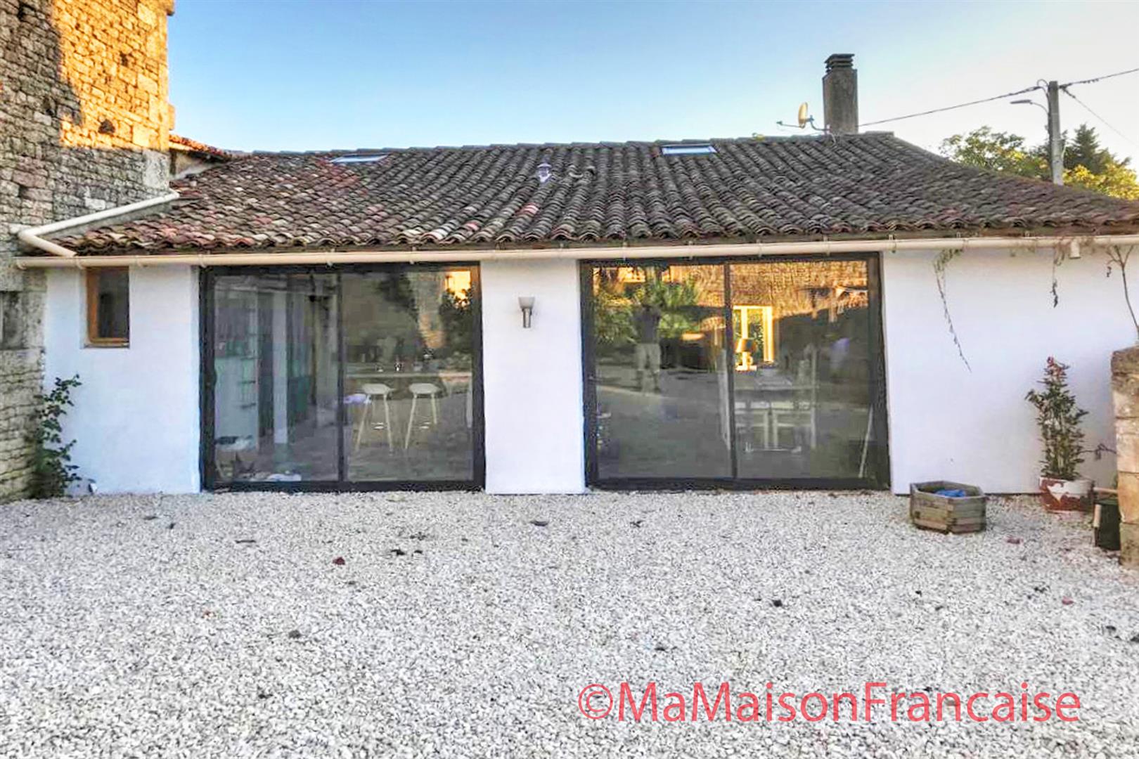 Farmhouse and cottage each with 3 beds/2baths gardens and land of 1 hectare