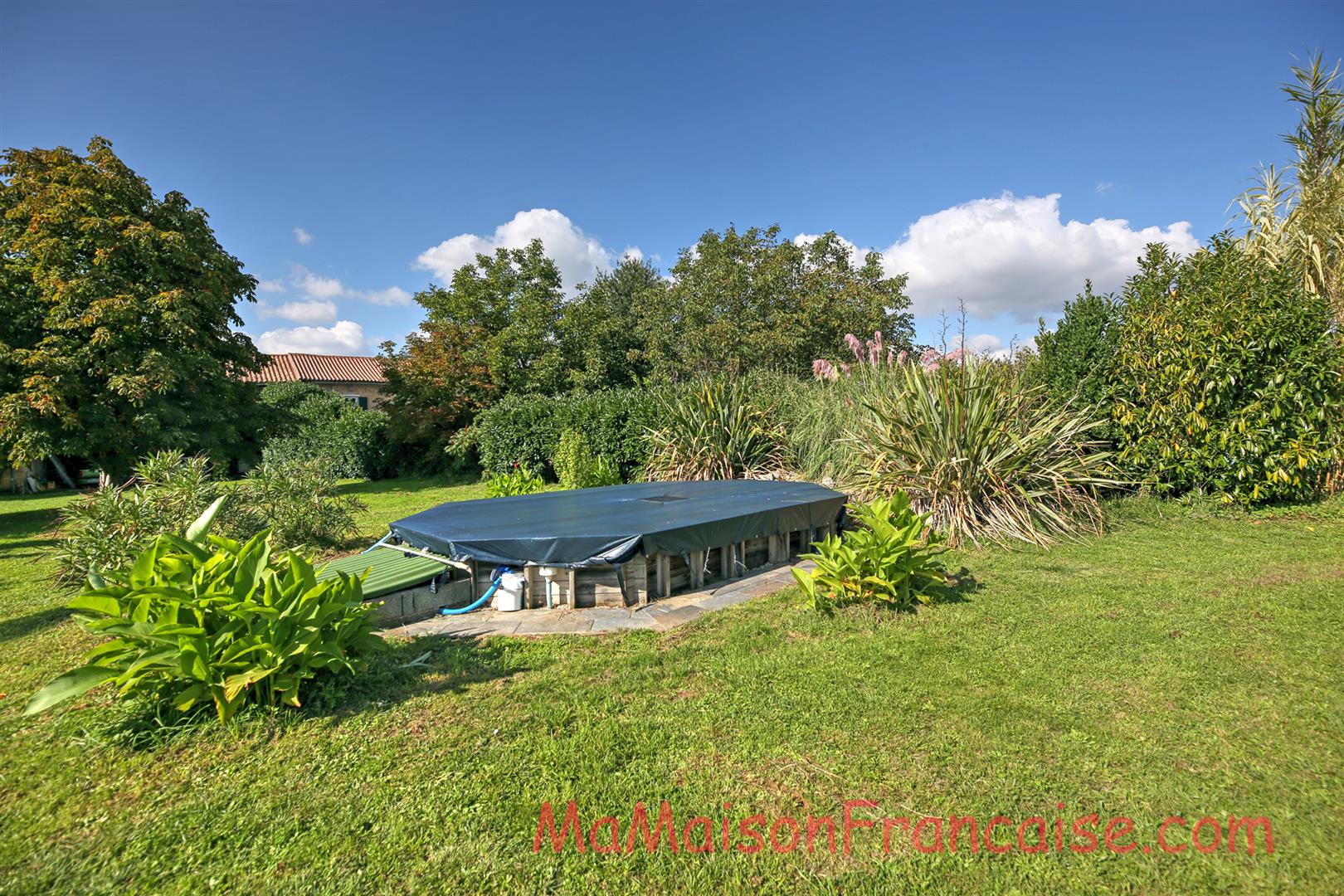Farmhouse and cottage each with 3 beds/2baths, heated pool and large garden.