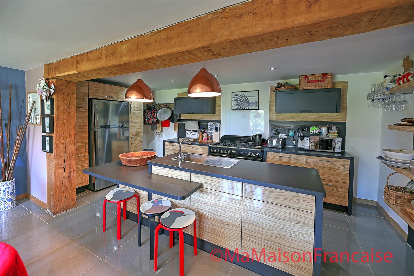 Farmhouse and cottage each with 3 beds/2baths, heated pool and large garden.
