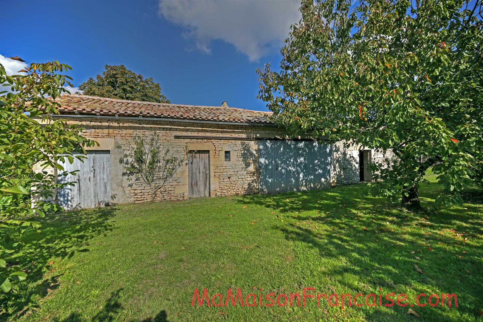 Farmhouse and cottage each with 3 beds/2baths, heated pool and large garden.