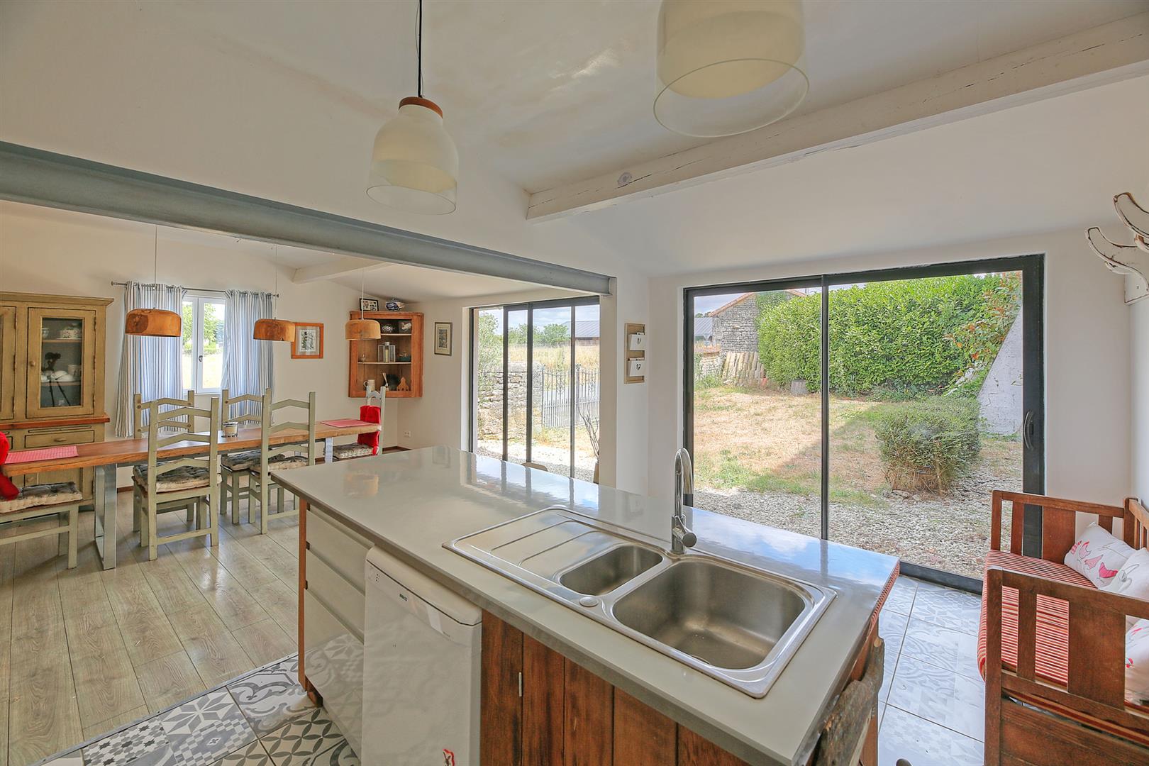 Farmhouse and cottage each with 3 beds/2baths, heated pool and large garden.