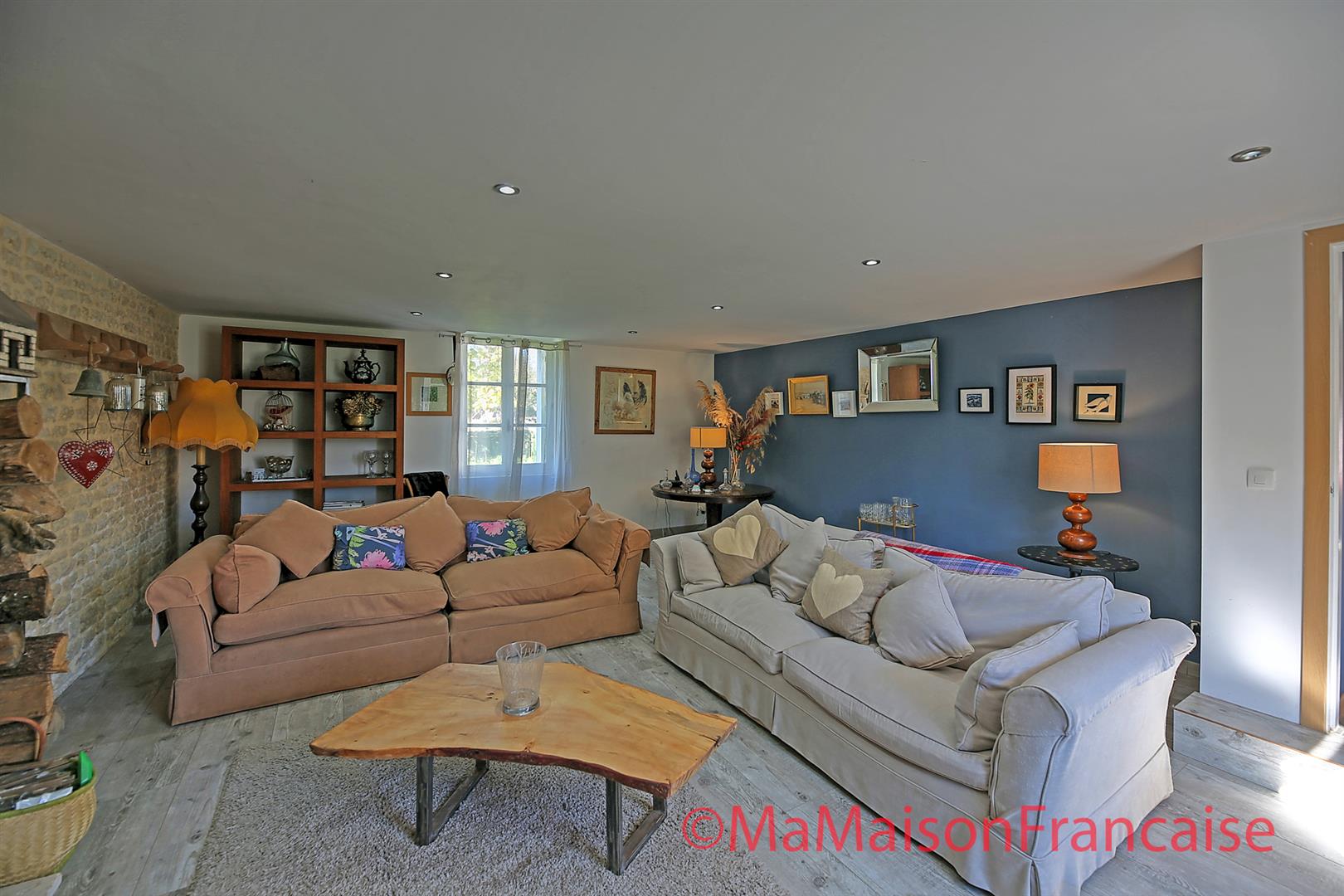 Farmhouse and cottage each with 3 beds/2baths gardens and land of 1 hectare