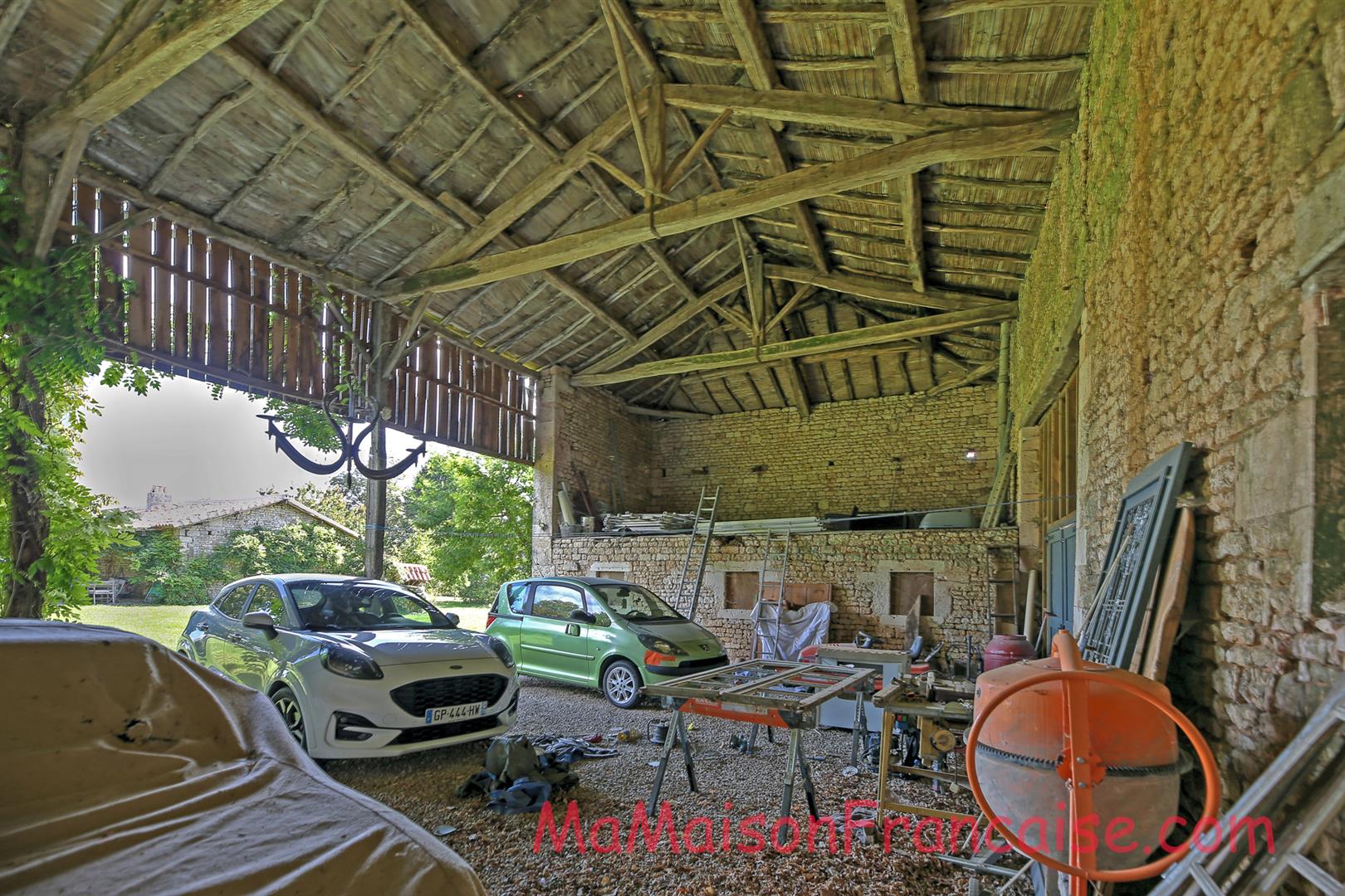 Farmhouse and cottage each with 3 beds/2baths, heated pool and large garden.