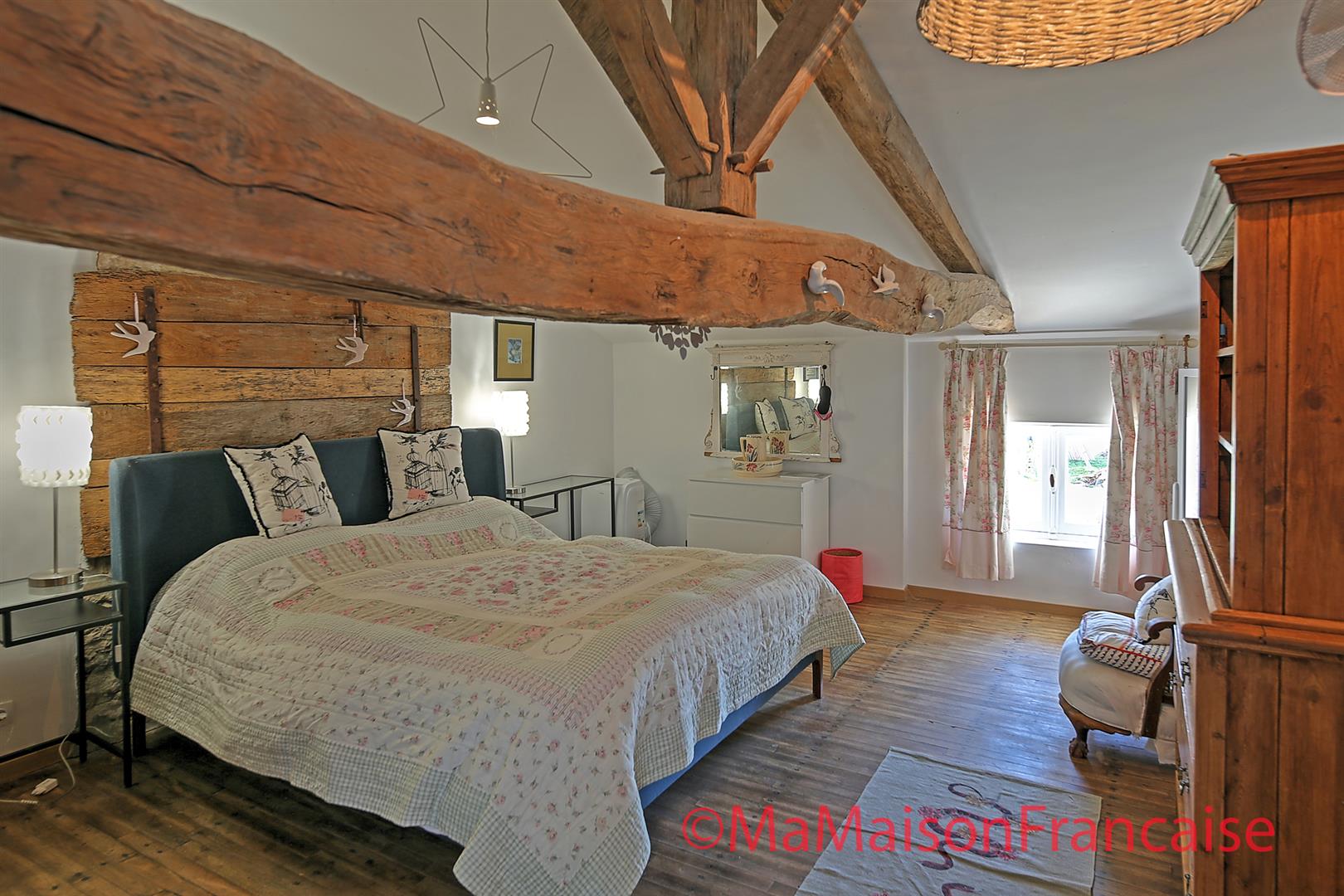 Farmhouse and cottage each with 3 beds/2baths, heated pool and large garden.