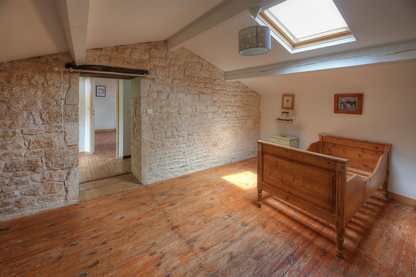 Farmhouse and cottage each with 3 beds/2baths, heated pool and large garden.