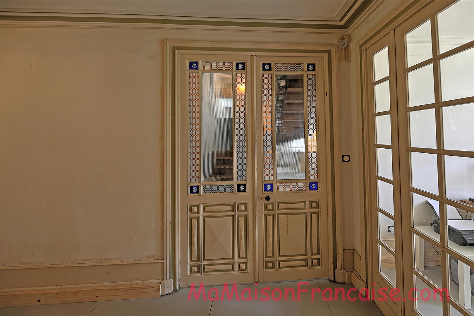 Magnificent Maison de Maître in a town offering spacious, light filled rooms, outbuildings & 5642m2 of land