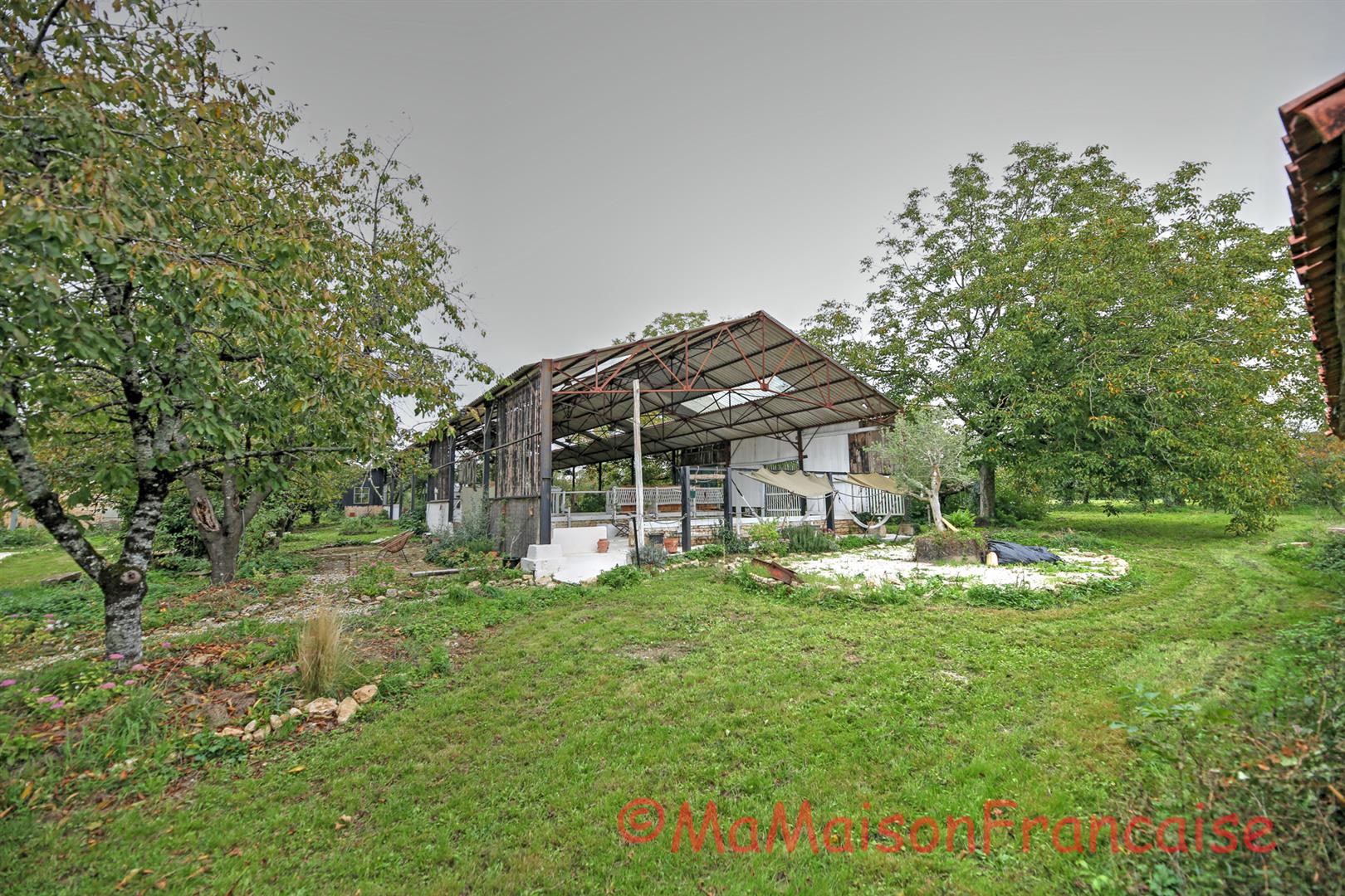 Magnificent property with huge potential to finish renovating