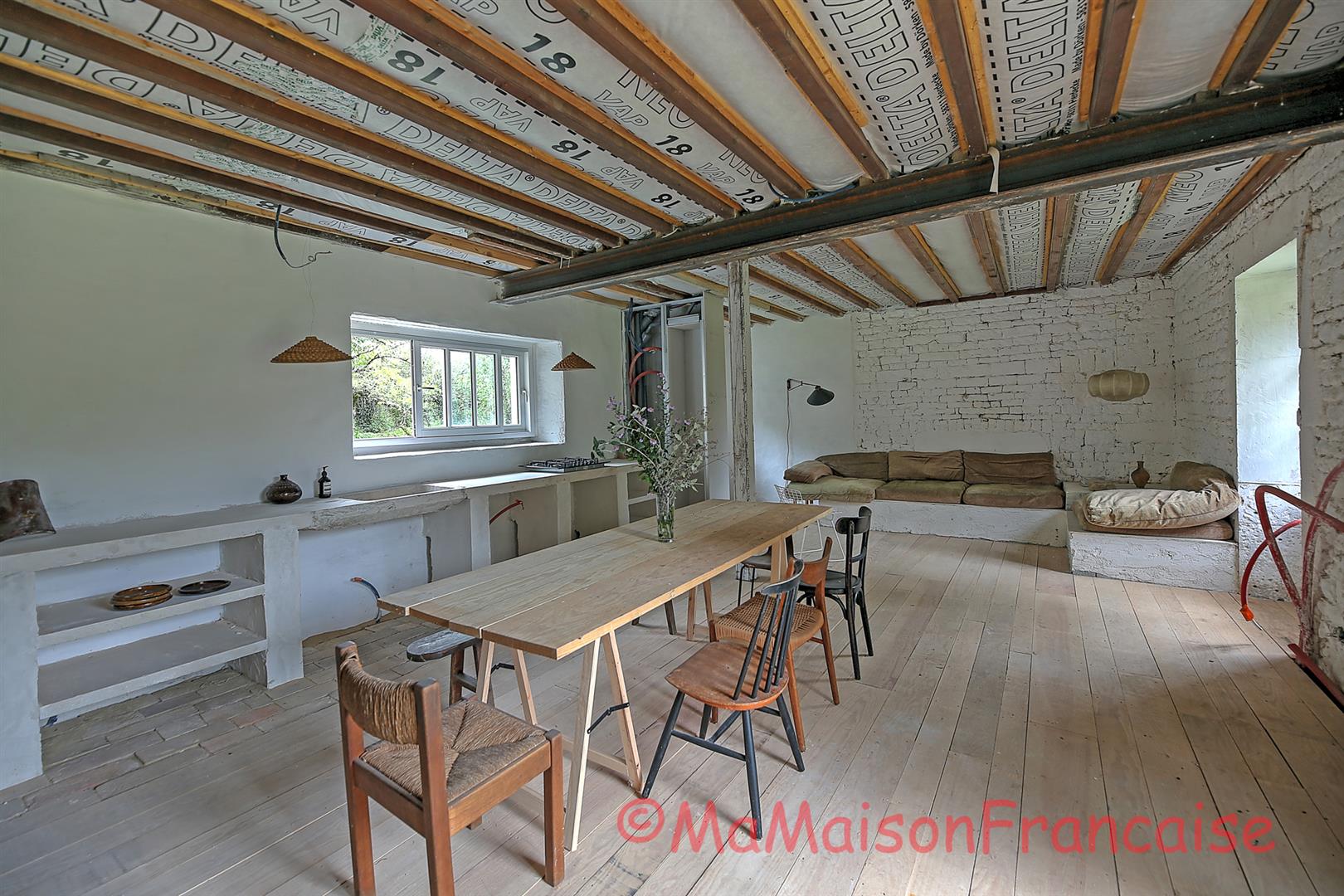 Magnificent property with huge potential to finish renovating