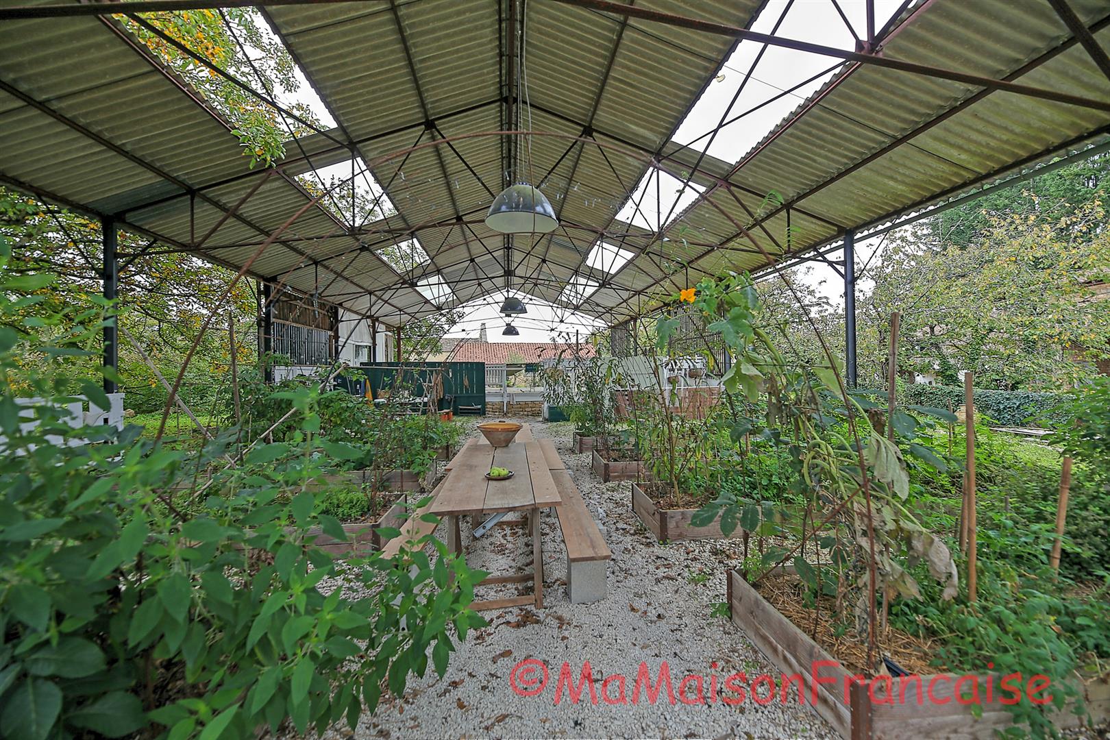 Magnificent property with huge potential to finish renovating