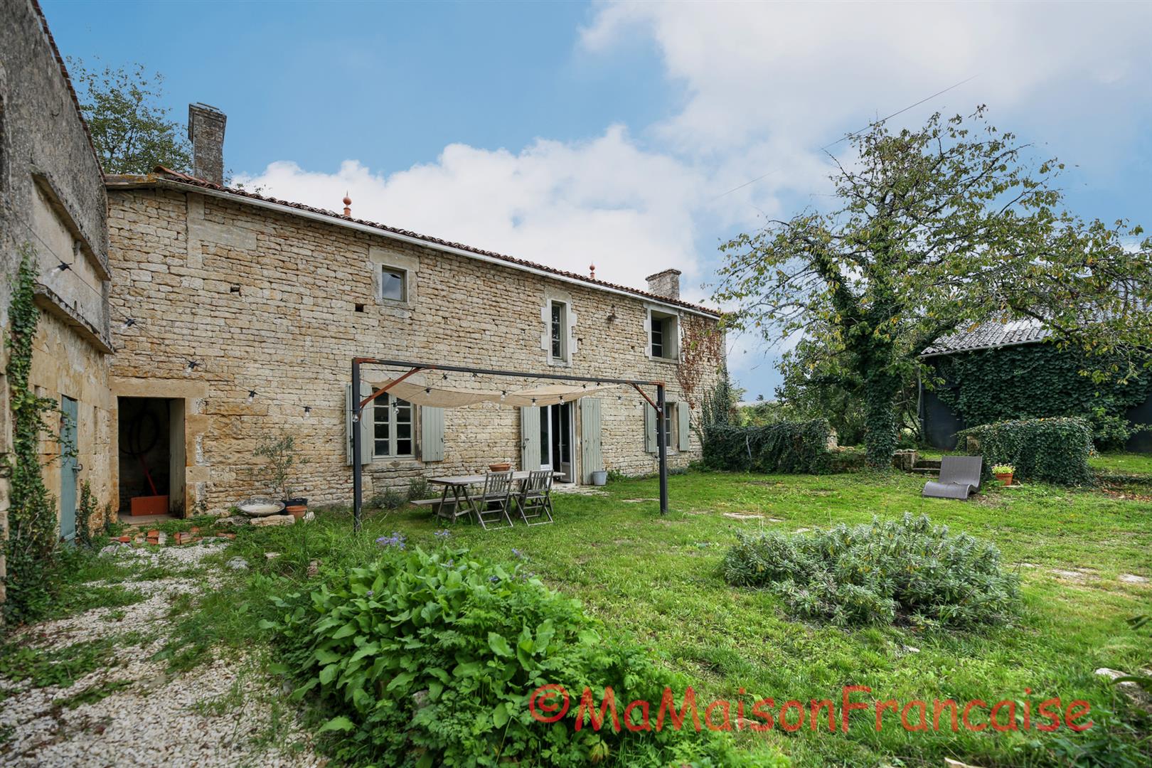 Magnificent property with huge potential to finish renovating