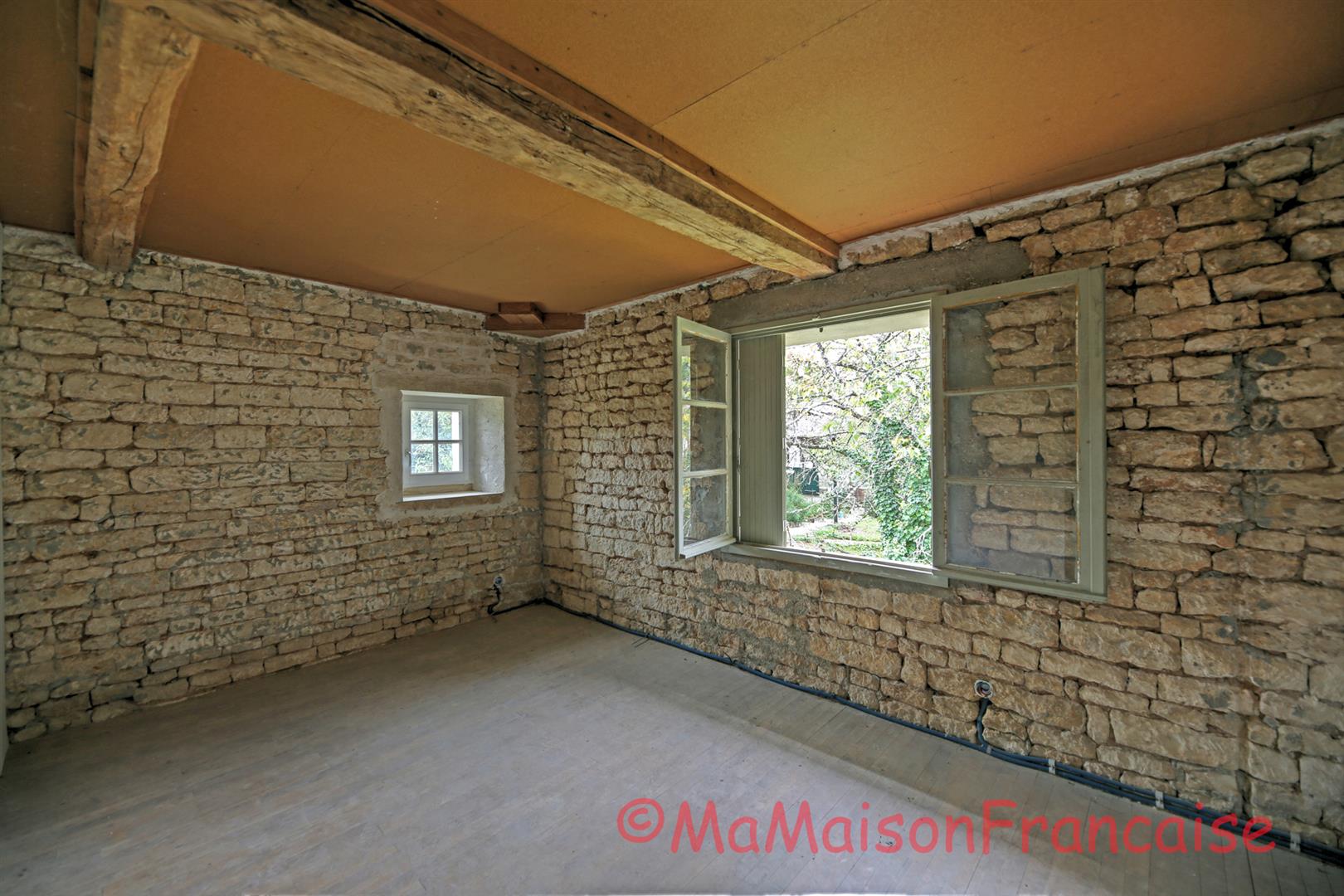 Magnificent property with huge potential to finish renovating