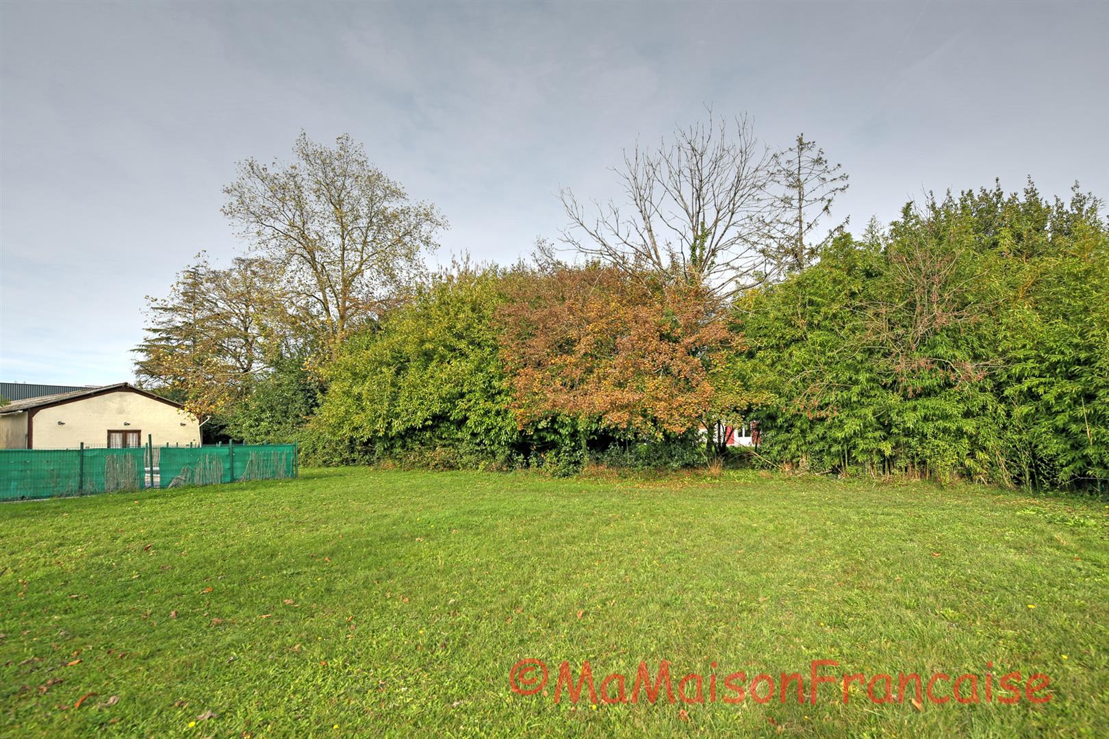 Village house, 4bed/2bath with heated pool and land