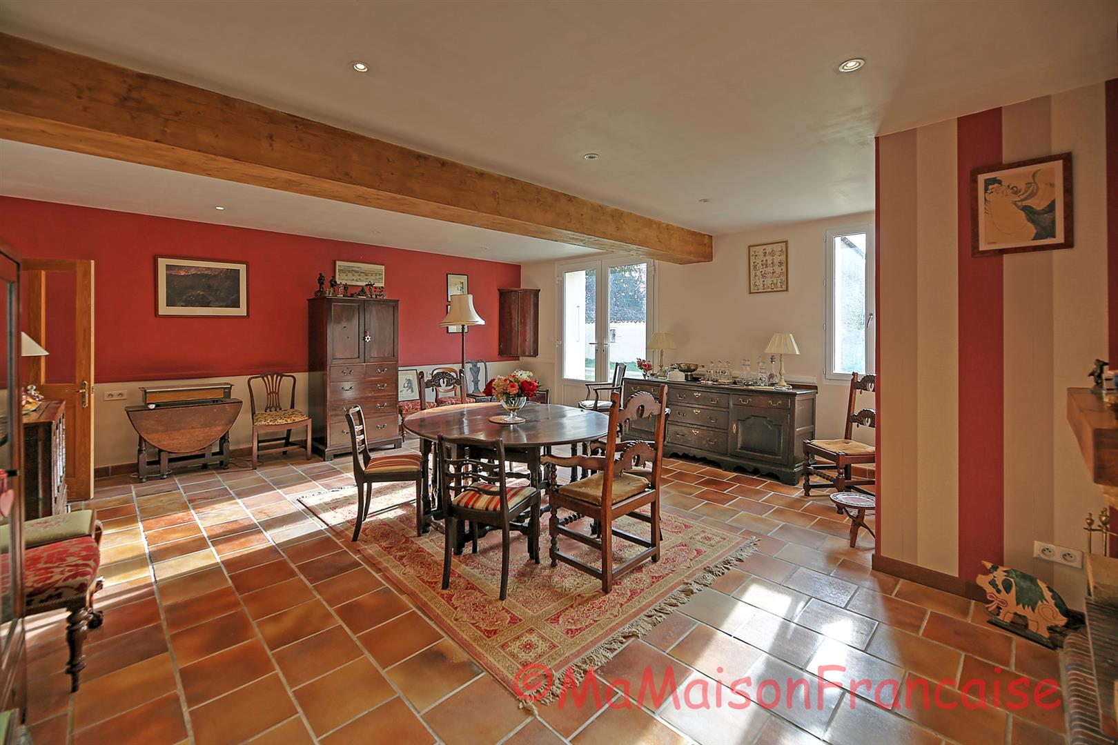 Maison de village, 4 chambres/2 salles de bain avec piscine chauffée et terrain