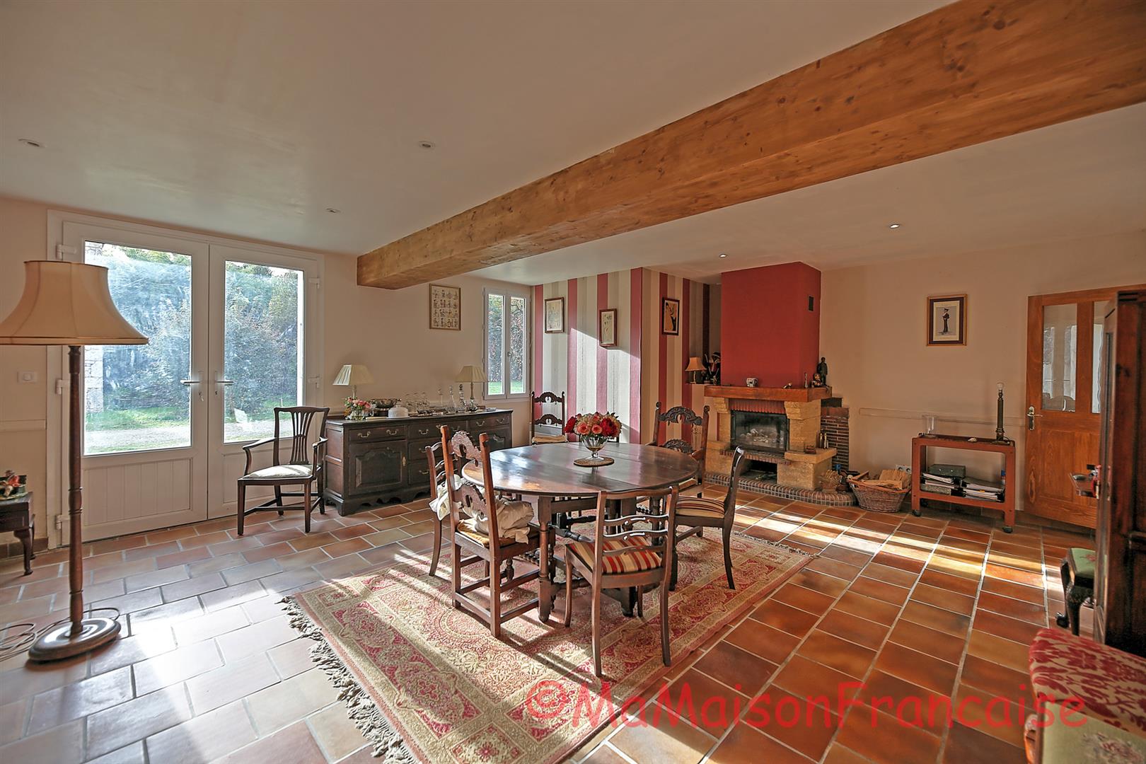 Maison de village, 4 chambres/2 salles de bain avec piscine chauffée et terrain