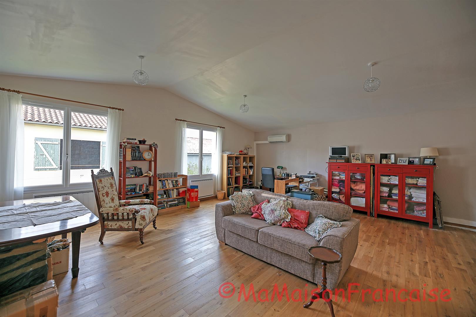 Village house, 4bed/2bath with heated pool and land