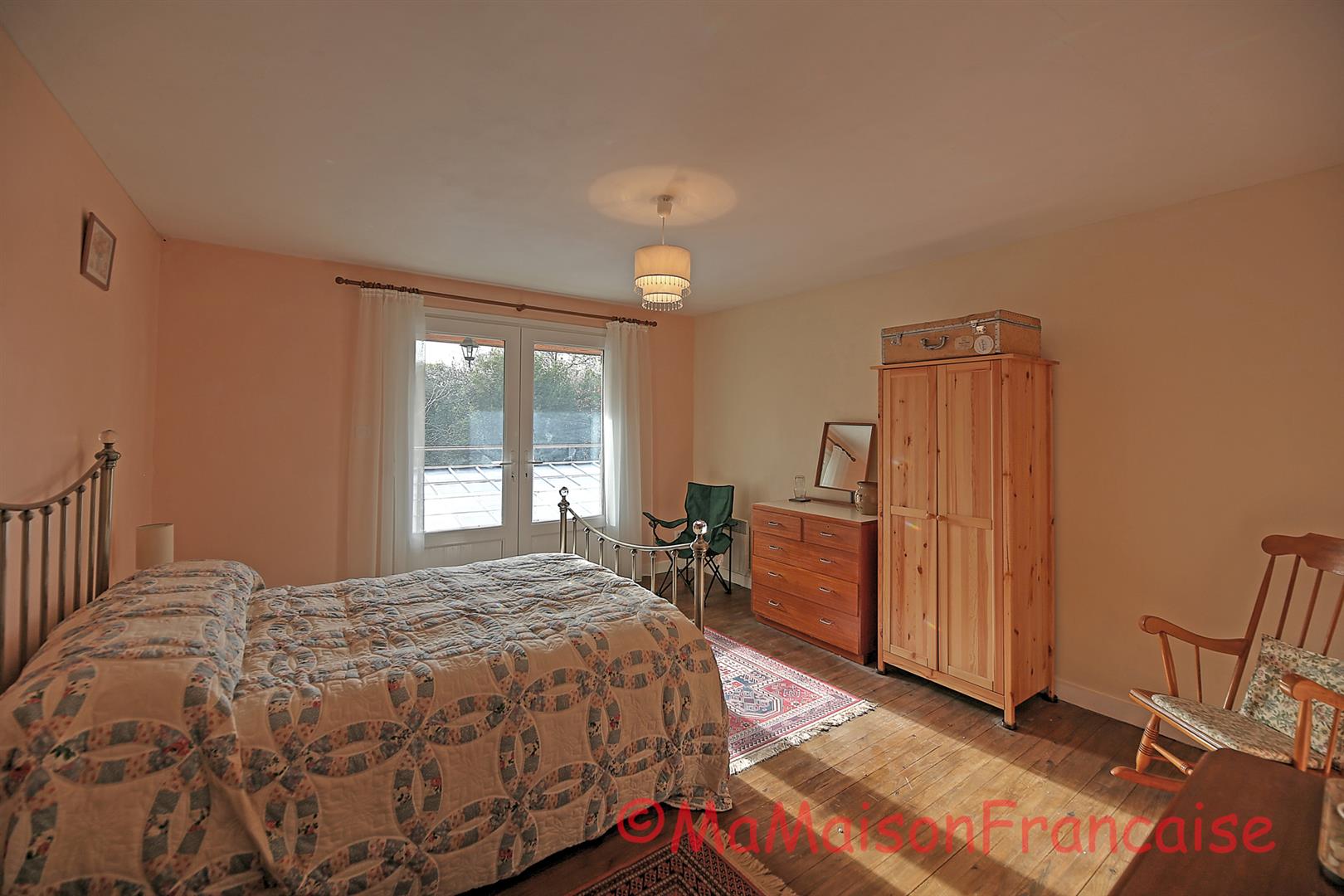 Village house, 4bed/2bath with heated pool and land