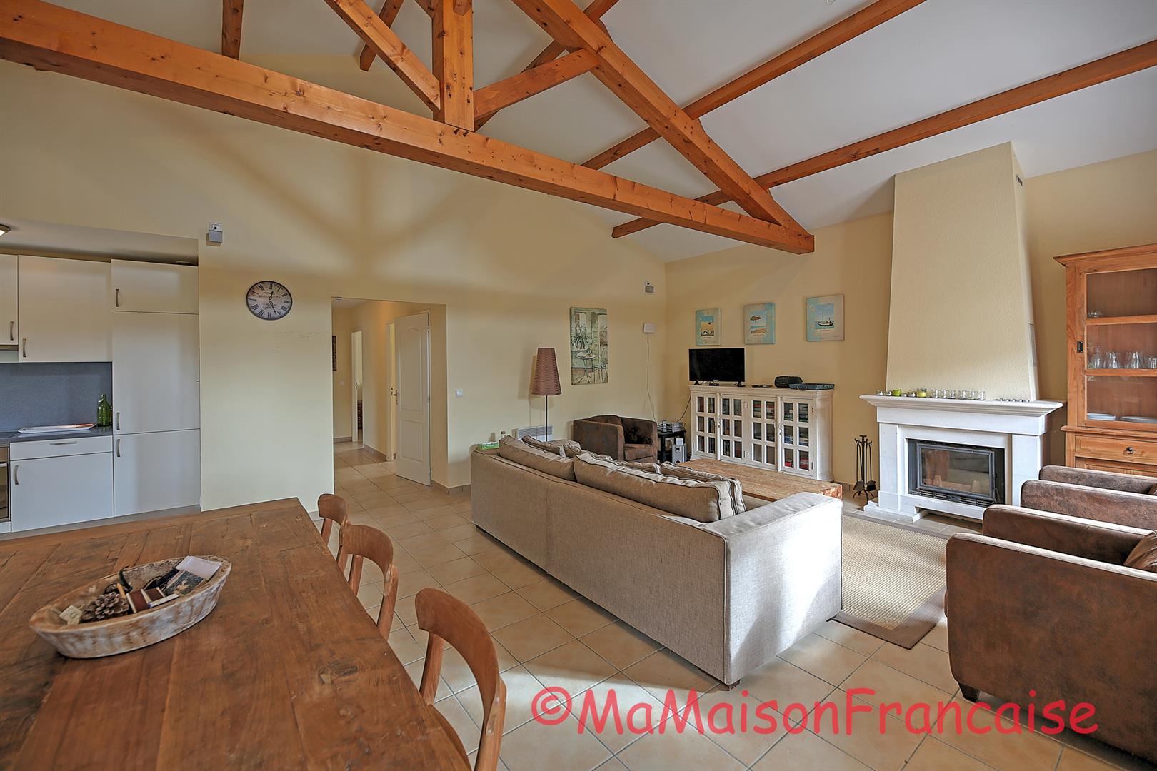 Detached 3 bed/2bath villa near 27 hole golf course, with on site facilities including swimming pool