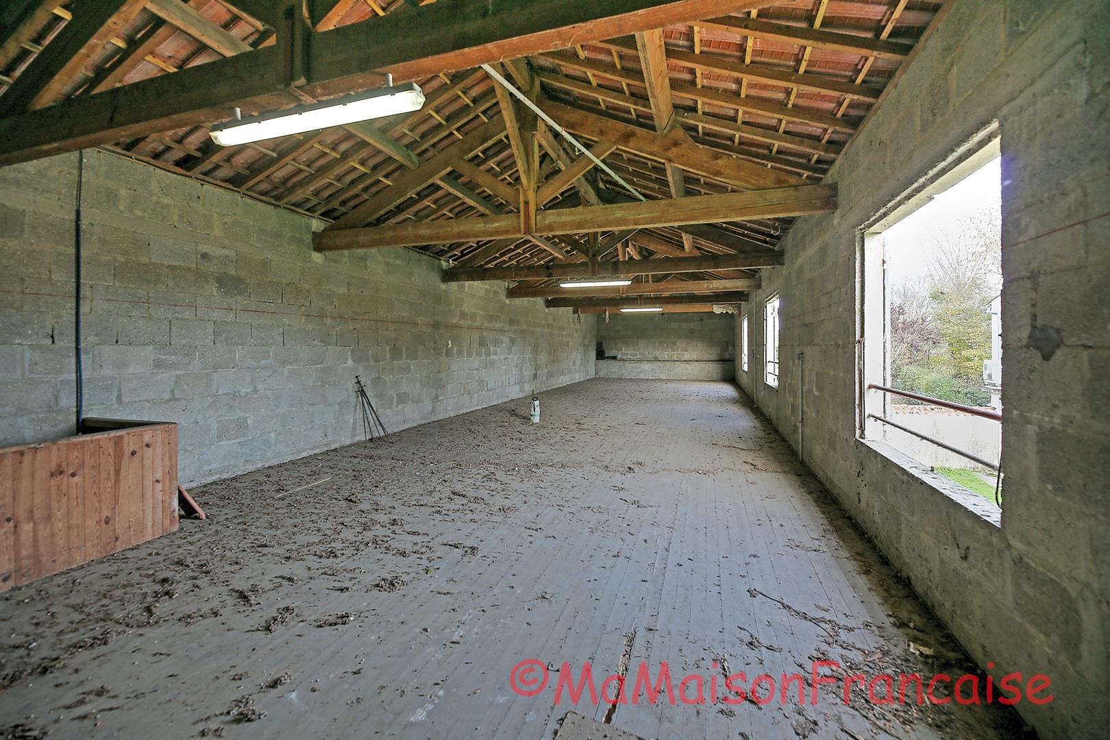 Maison de village, 4 chambres/2 salles de bain avec piscine chauffée et terrain
