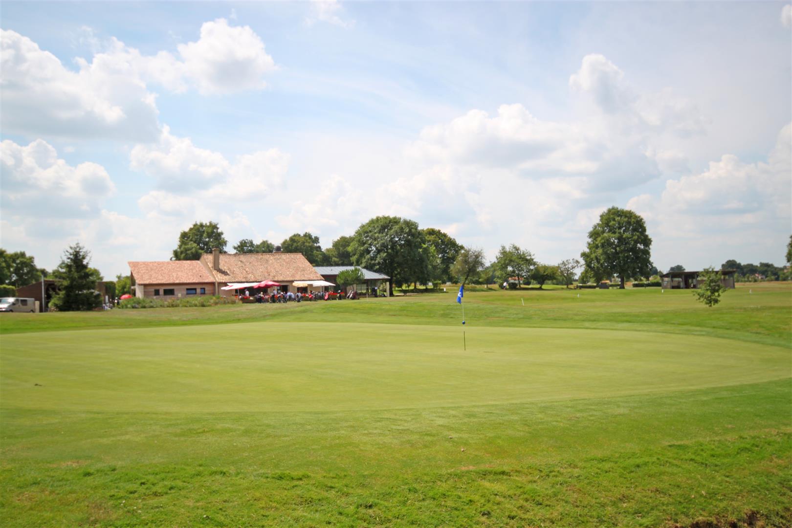 Beautiful 1 bed apartment in château outbuildings, large grounds and pool