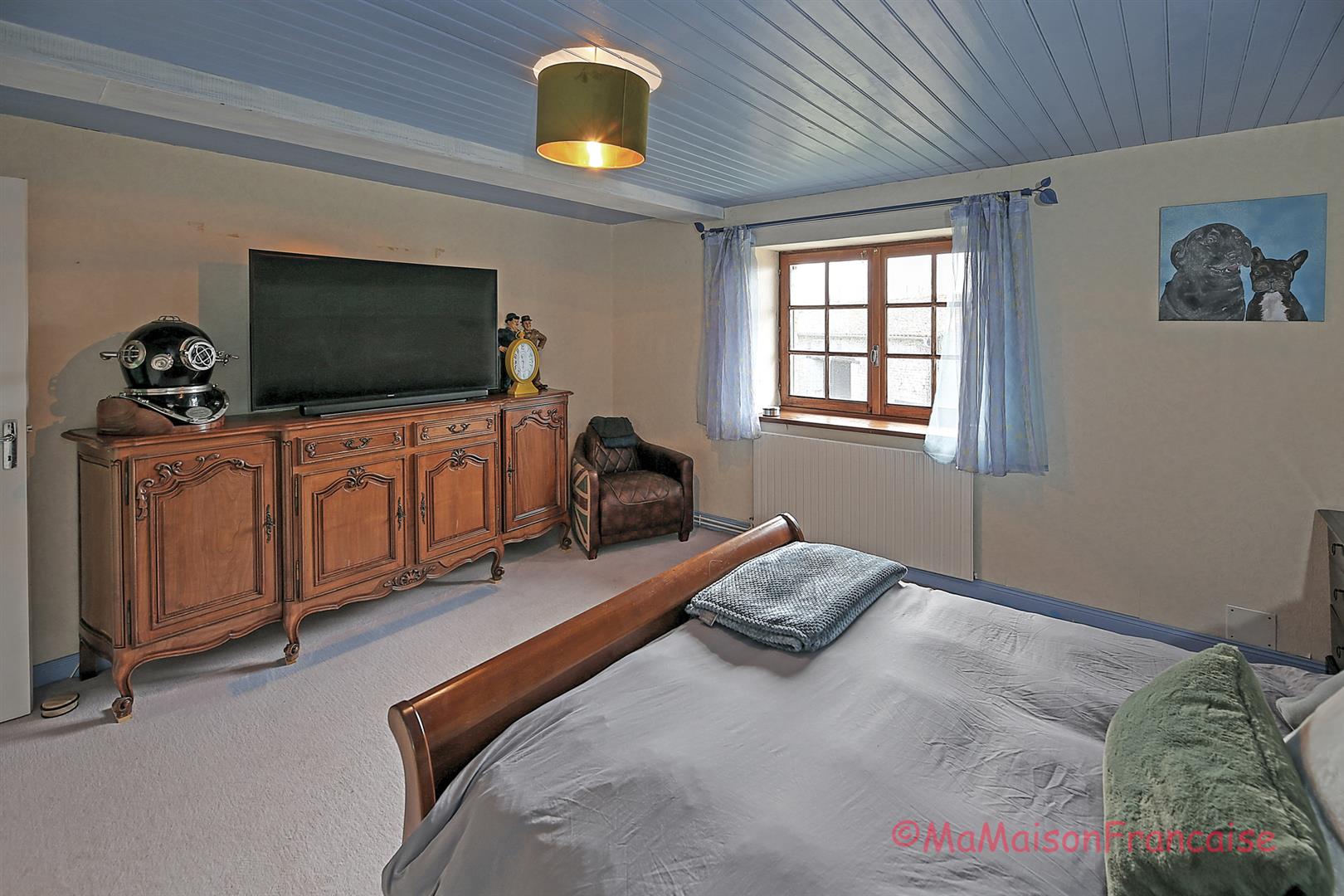 Lovely 4/5 bed stone house with barns and pool in a  village with bar