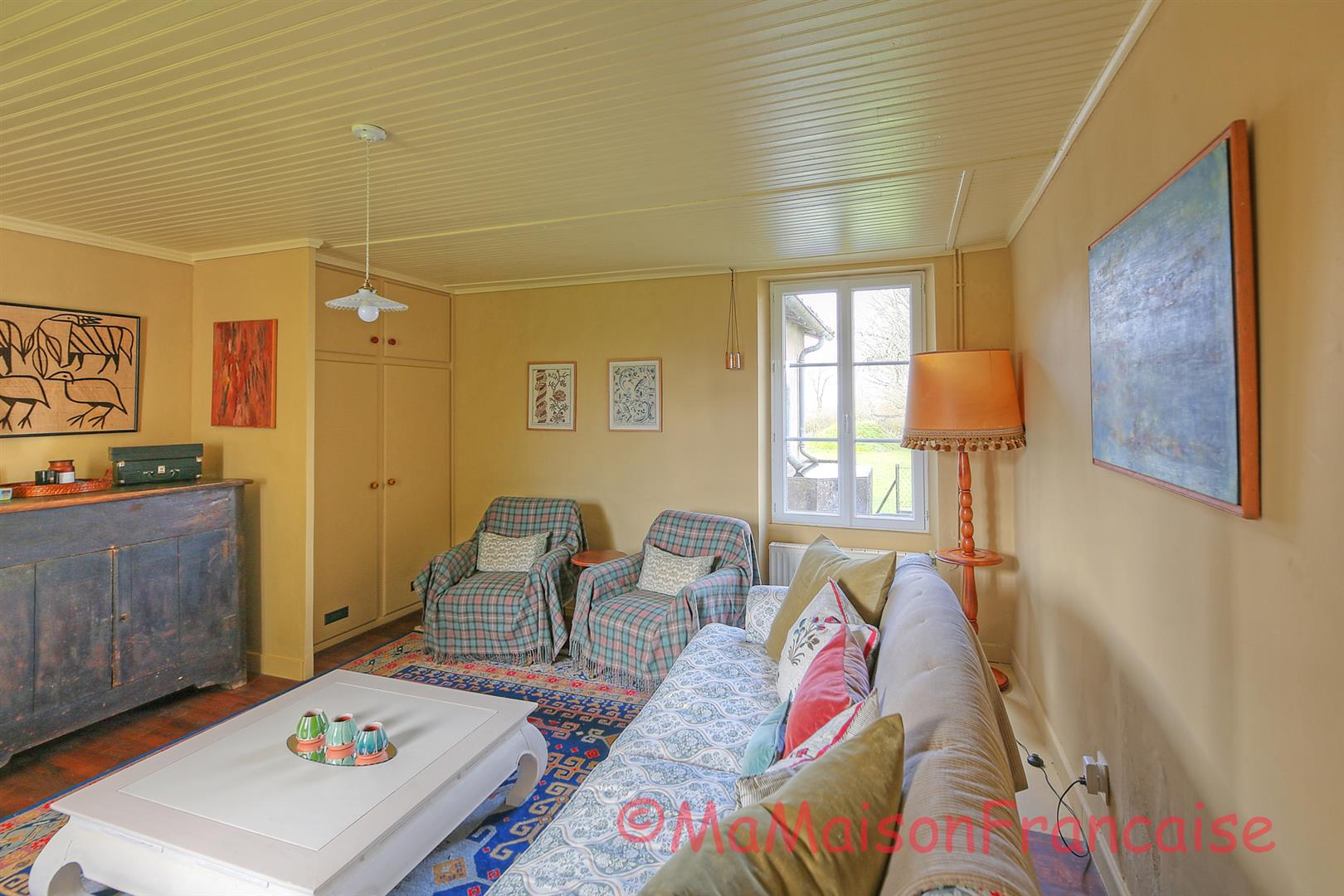 Maison de Maître in large gardens, natural swimming pool & solar panels