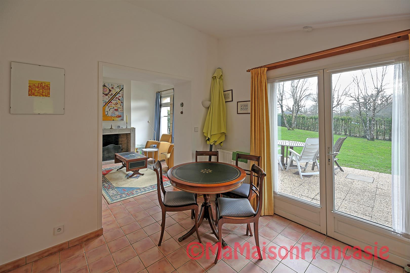 Luxury 1 bedroom apartment in grounds of chateau with pool adjacent to 27 hole golf course