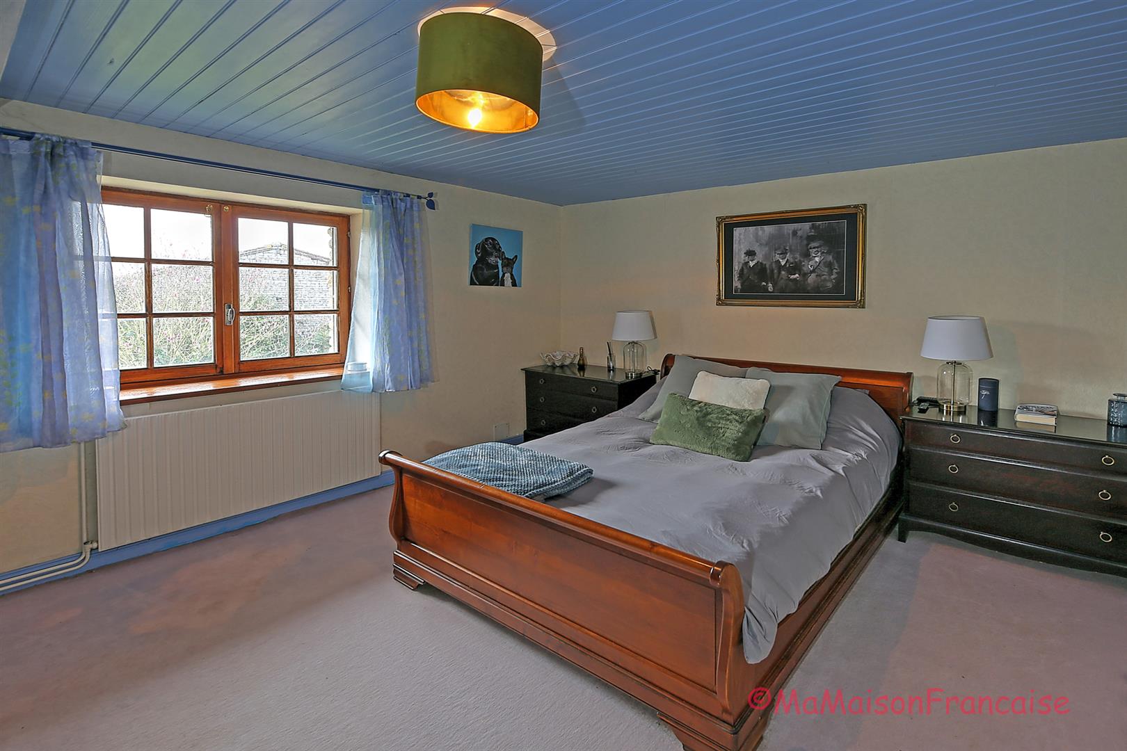 Lovely 4/5 bed stone house with barns and pool in a village with bar