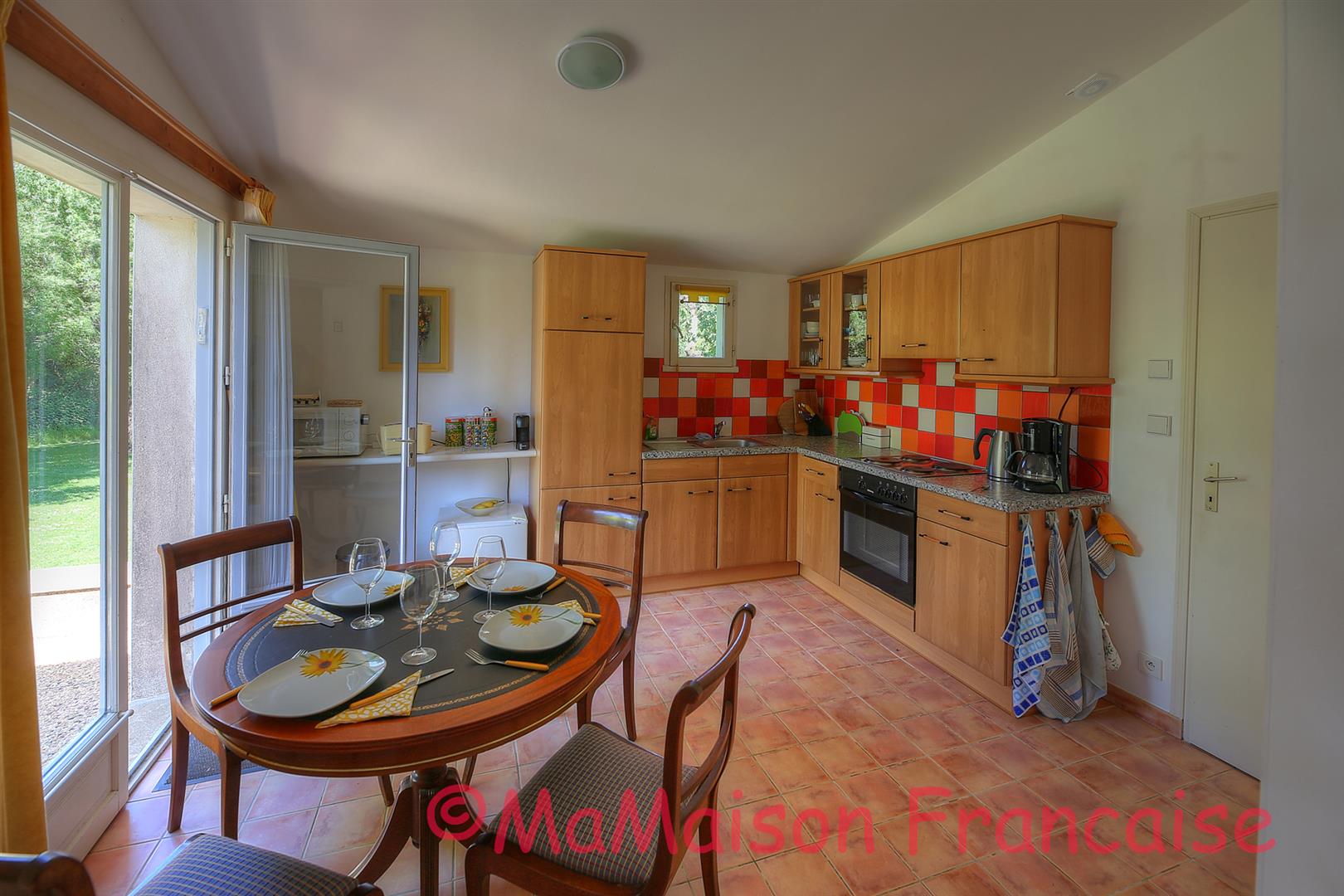 Luxury 1 bedroom apartment in grounds of chateau with pool adjacent to 27 hole golf course