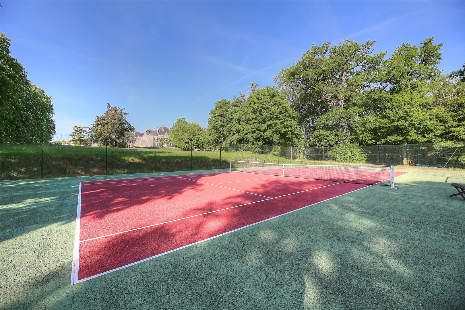 Luxury 1 bedroom apartment in grounds of chateau with pool adjacent to 27 hole golf course