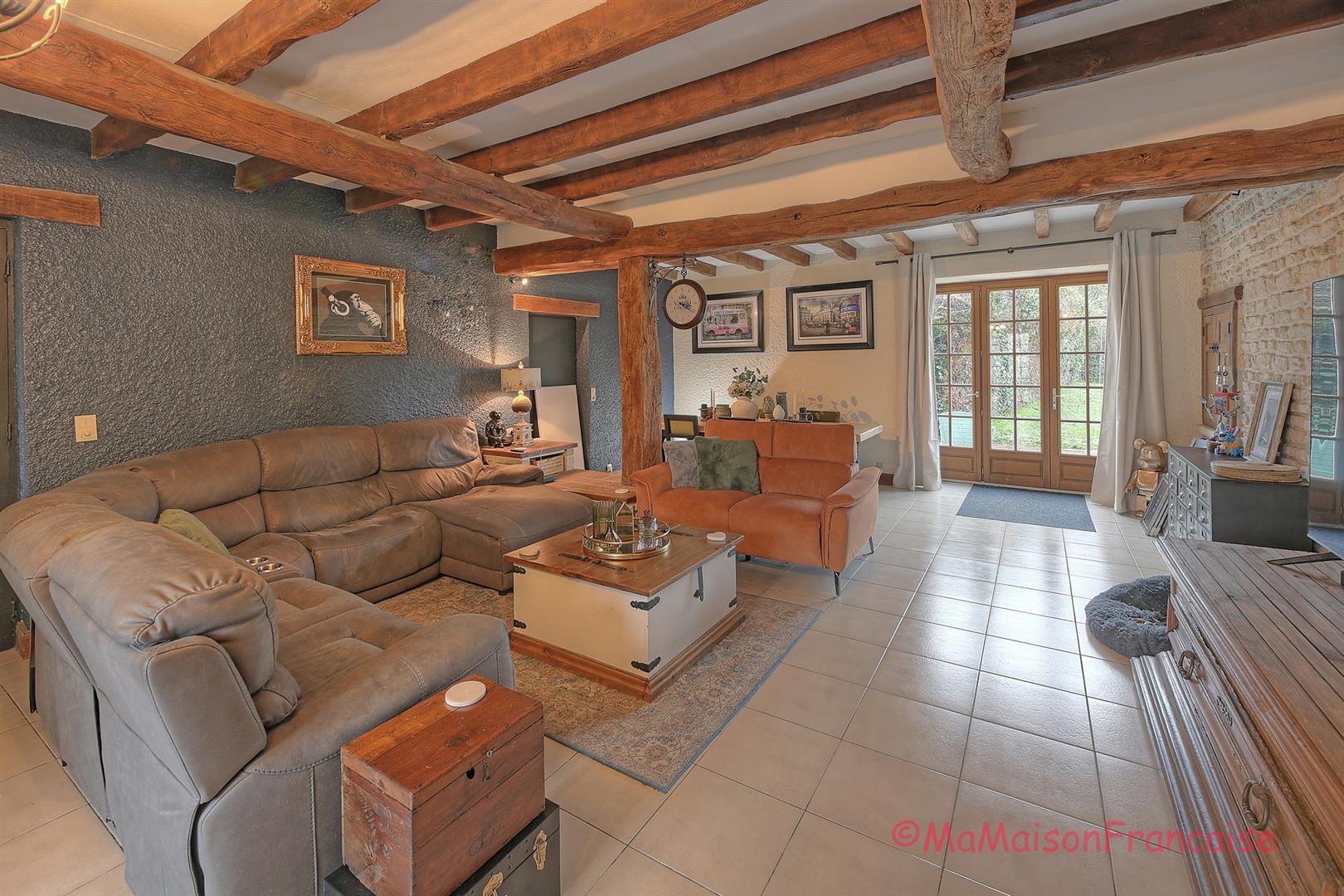 Lovely 4/5 bed stone house with barns and pool in a village with bar