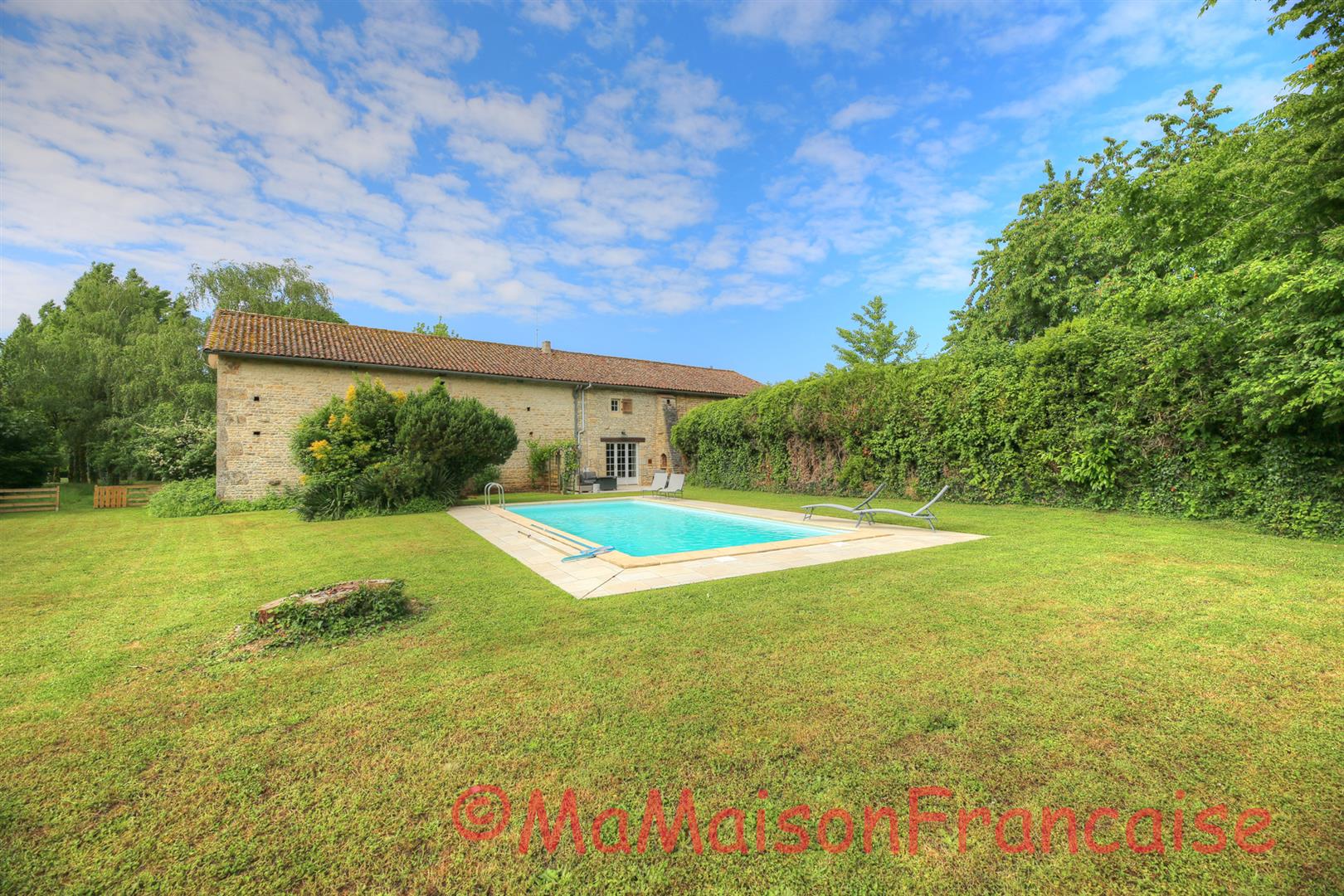 Lovely 4/5 bed stone house with barns and pool in a  village with bar