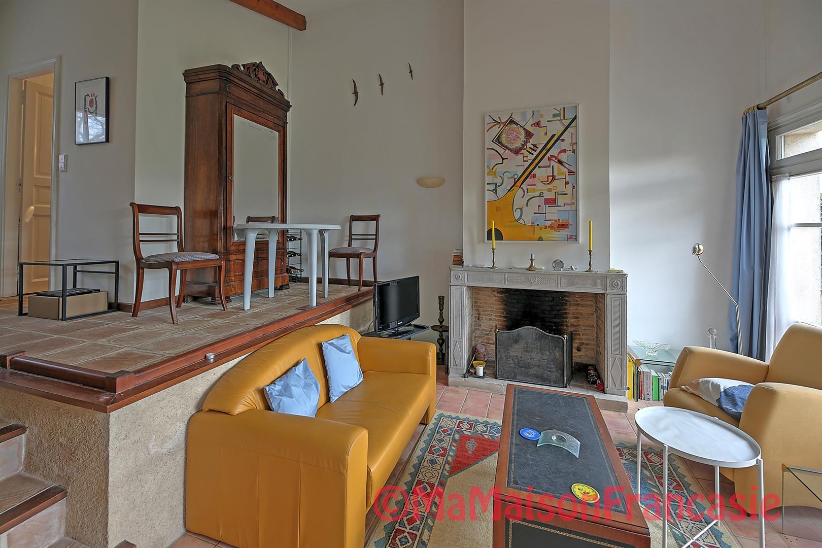 Luxury 1 bedroom apartment in grounds of chateau with pool adjacent to 27 hole golf course