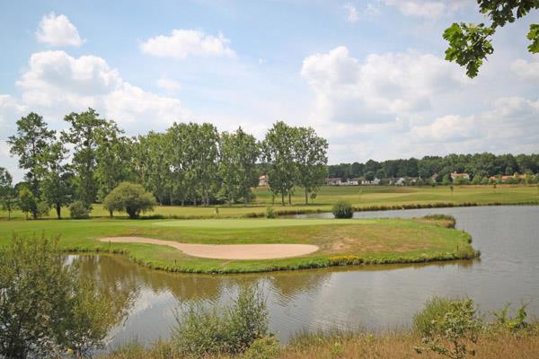 Immaculate 2bed/2bath Villa, communal swimming pool close to a 27 hole golf course